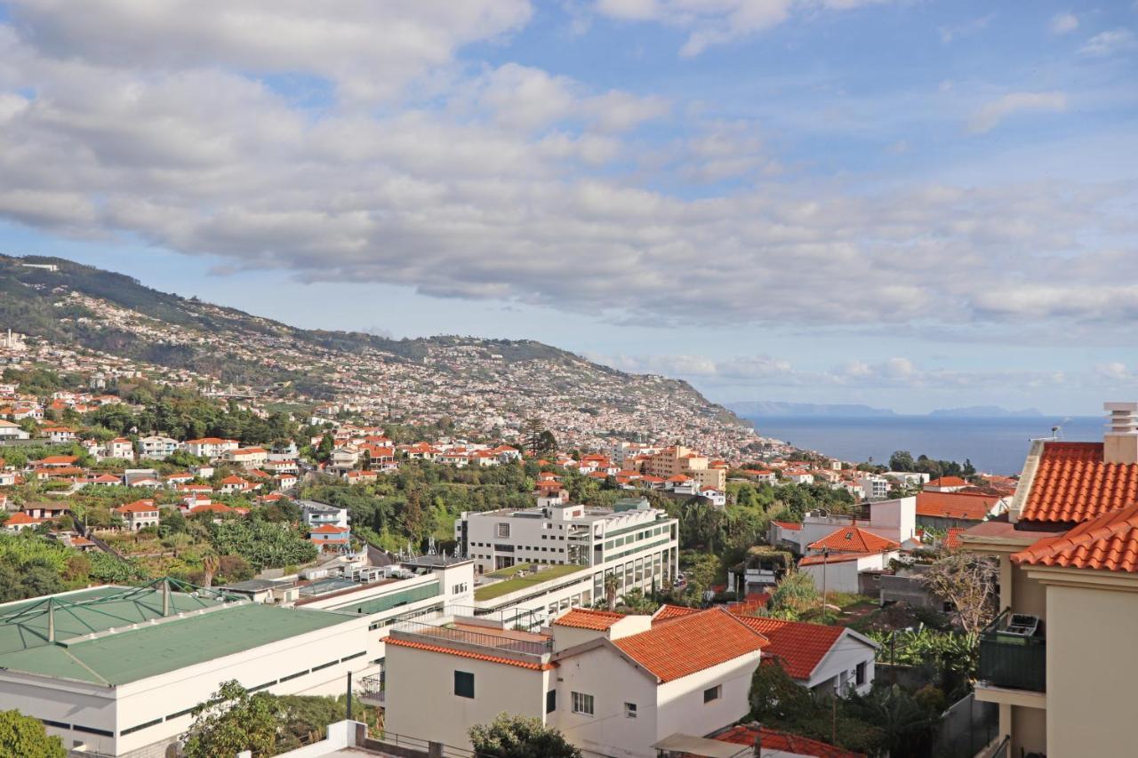Apartment Highrise Madalenas
