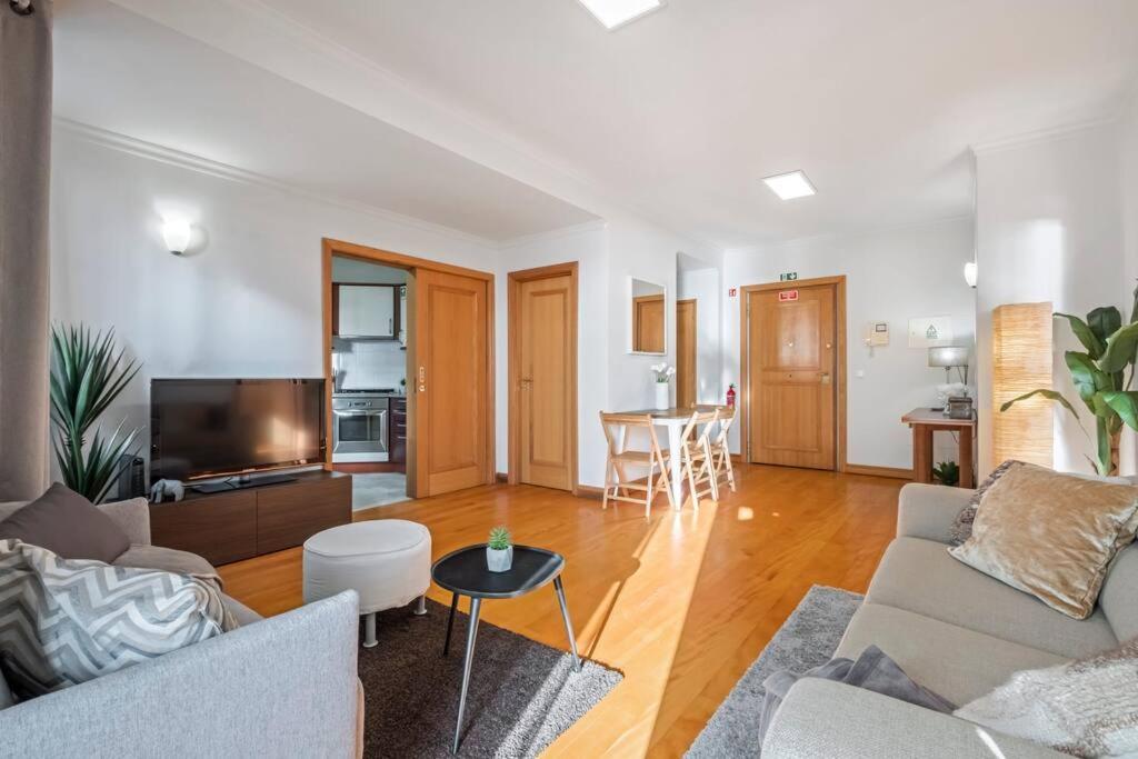 Super Cliff Apartment *