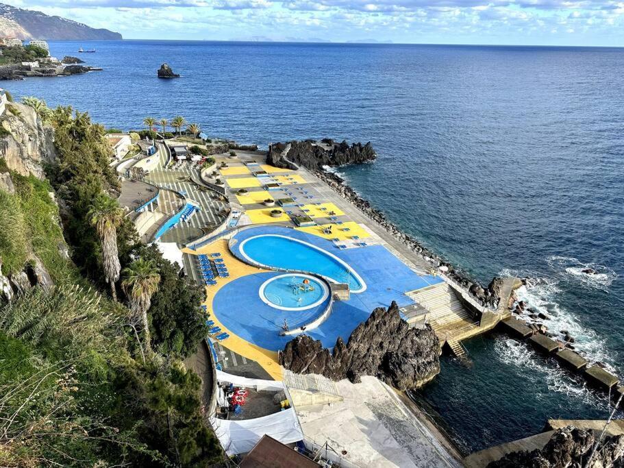 Super Cliff Apartment *