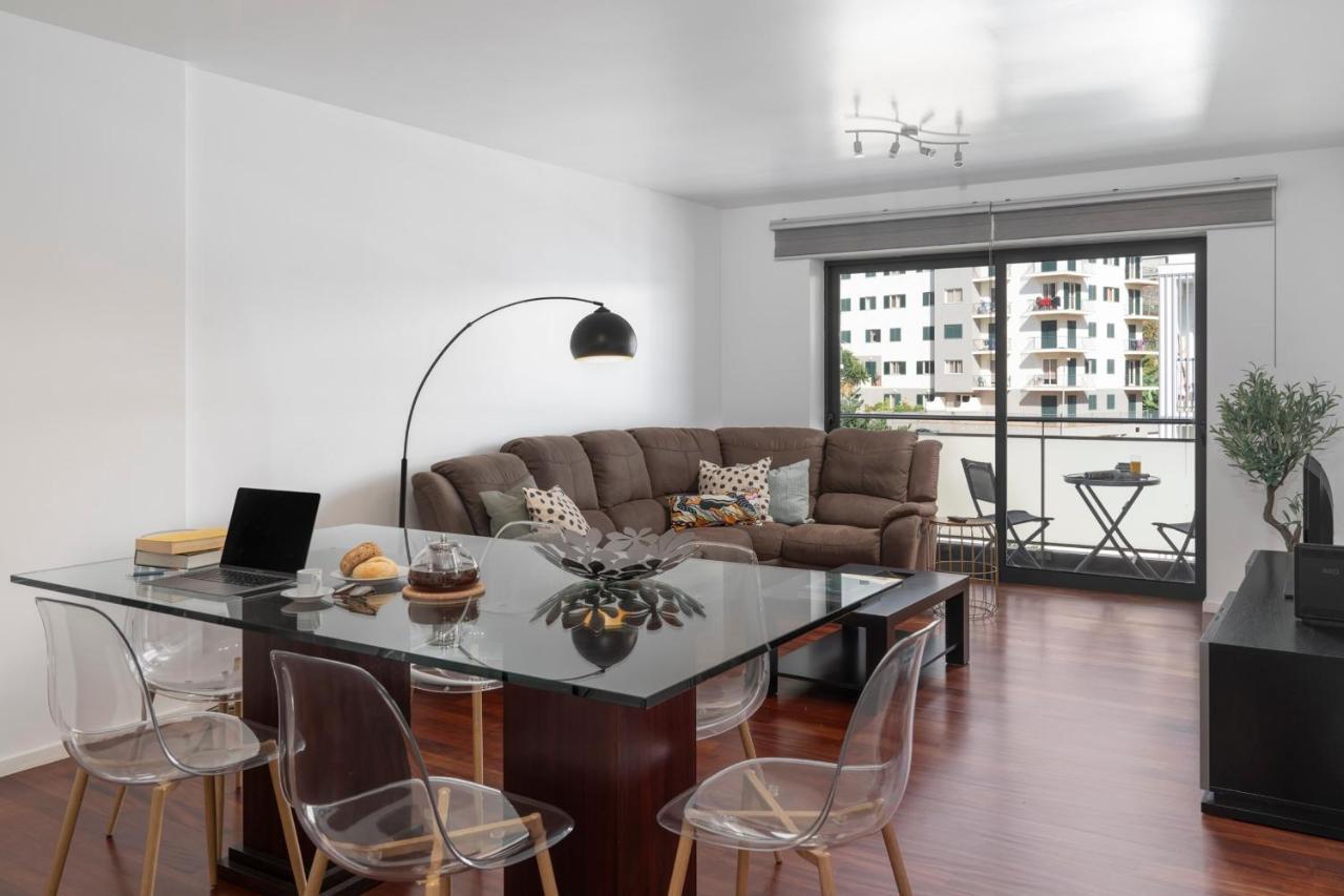 Barreiros Iv By An Island Apartment Funchal (Madeira)