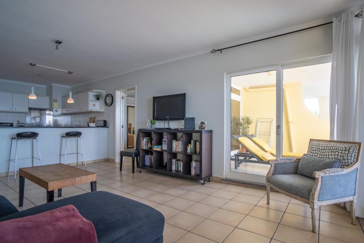 Apartment Antony Apart. With Direct Acess To Praia Formosa Funchal (Madeira)