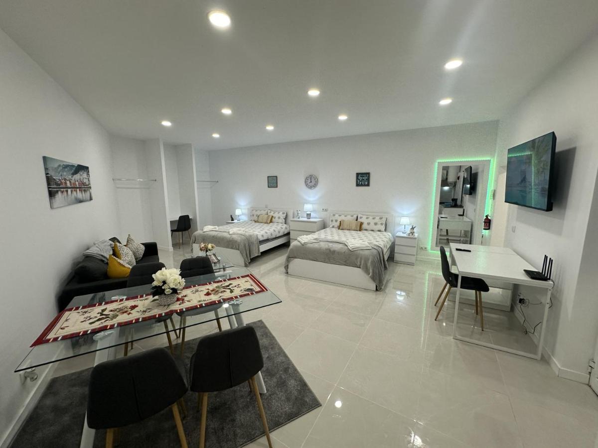Elegant Spacious Retreat Close To Apartment