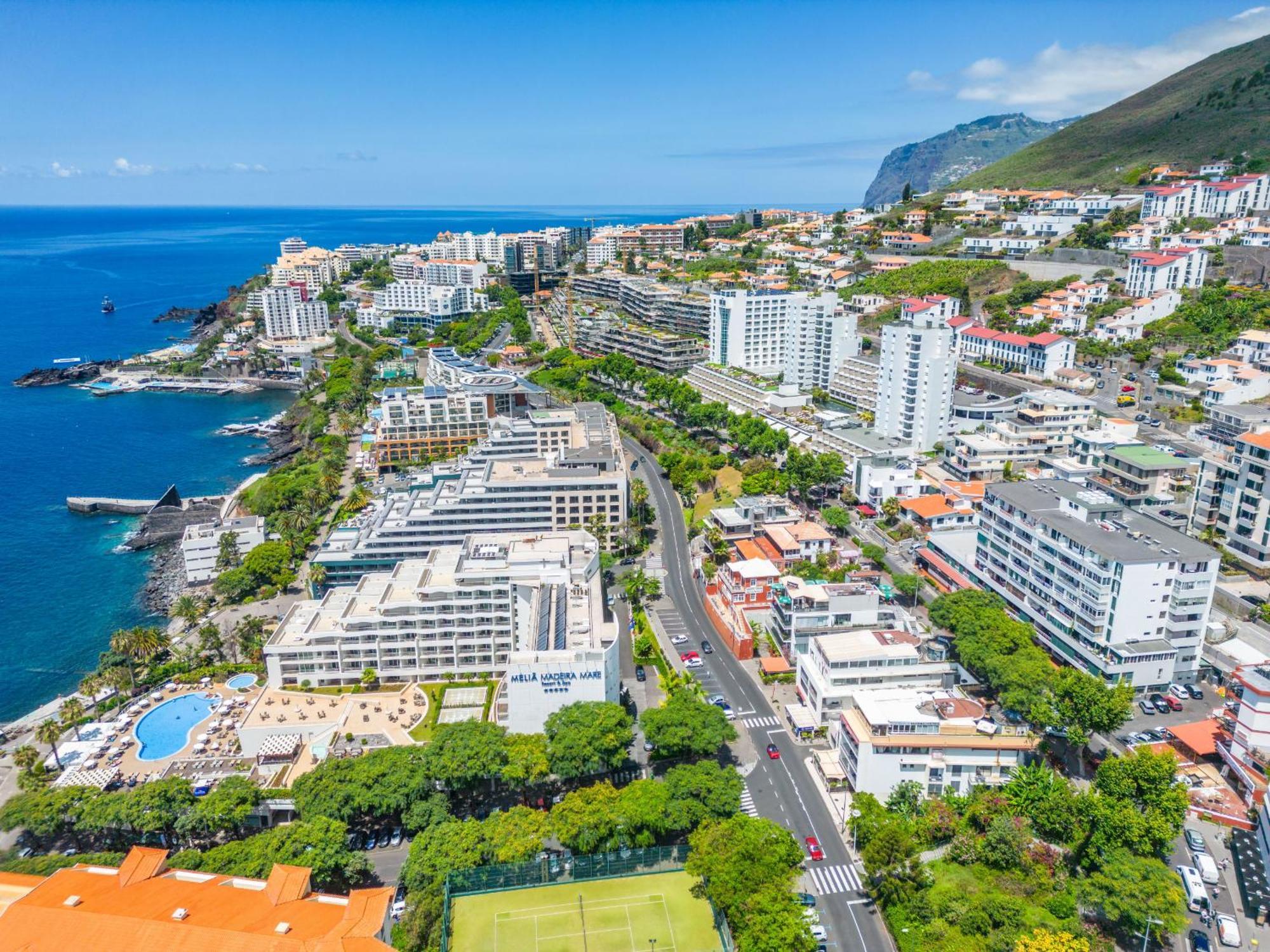 America By Madeira * Funchal (Madeira)