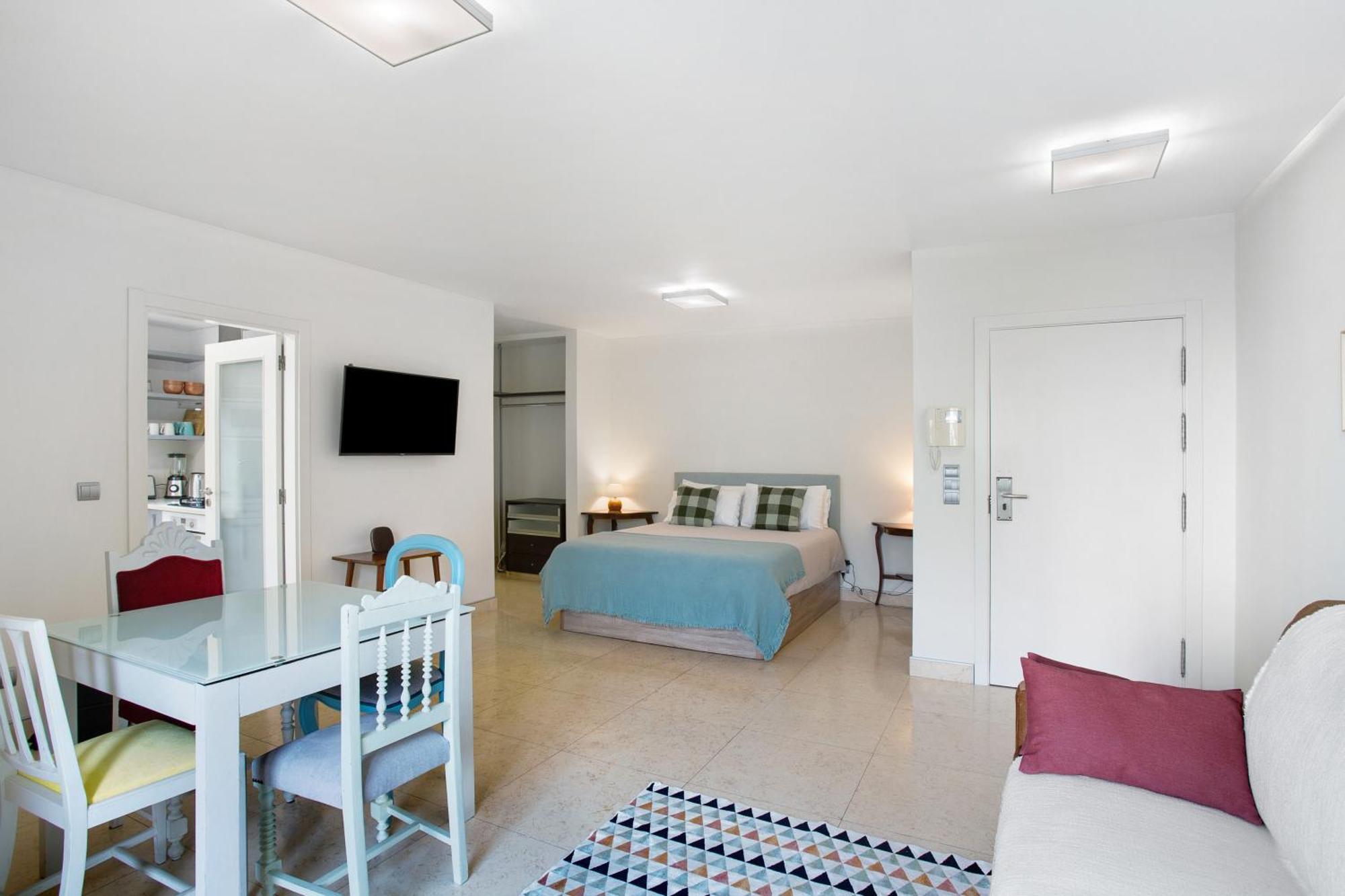 Forum T0 Apartment Funchal (Madeira)