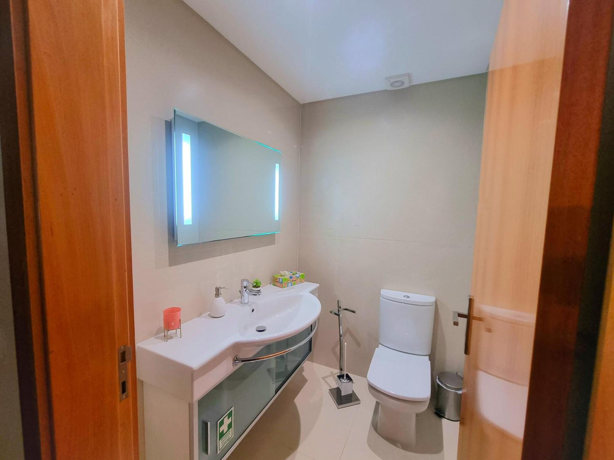 Apartment Panoramic Sunrise And Sunset Views, 5 Min From Funchal, Perfect Getaway For Travelers