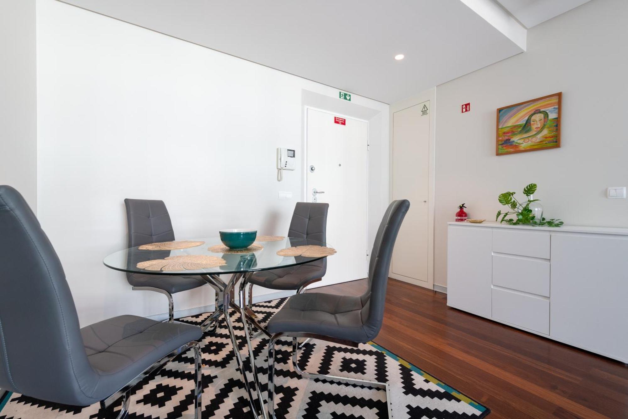 Apartment Plaza *