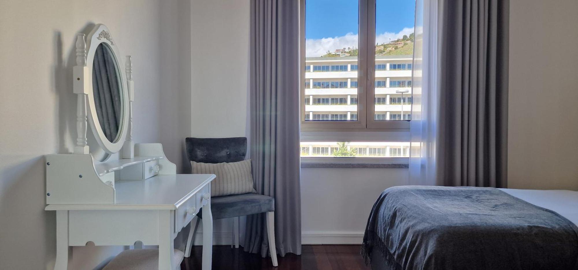 Apartment Glorious By Lovelystay