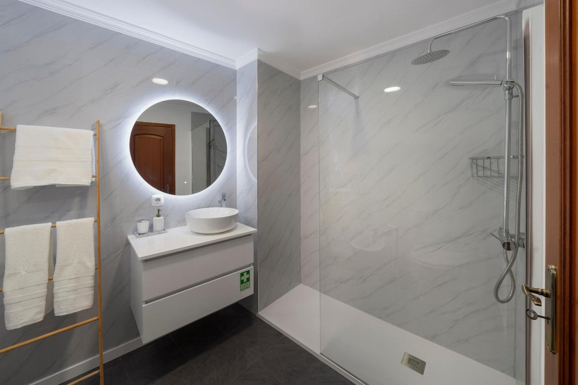 Apartment Do Carmo By An Island