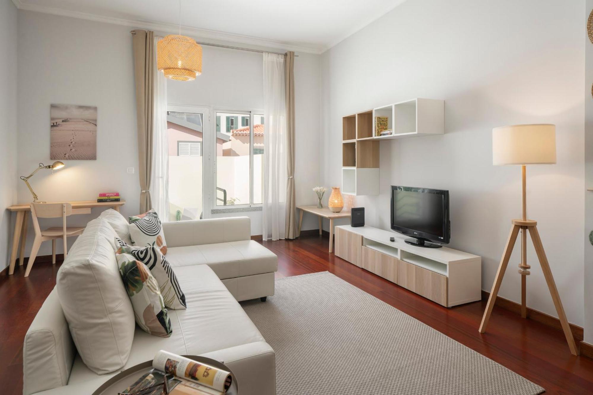 Do Carmo By An Island Apartment
