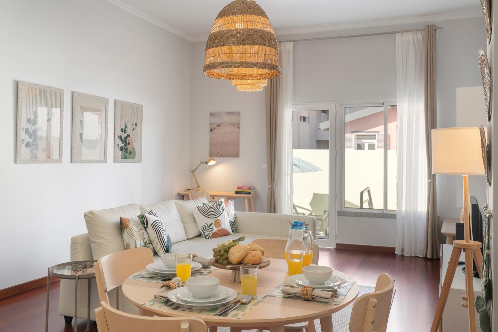 Do Carmo By An Island Apartment *