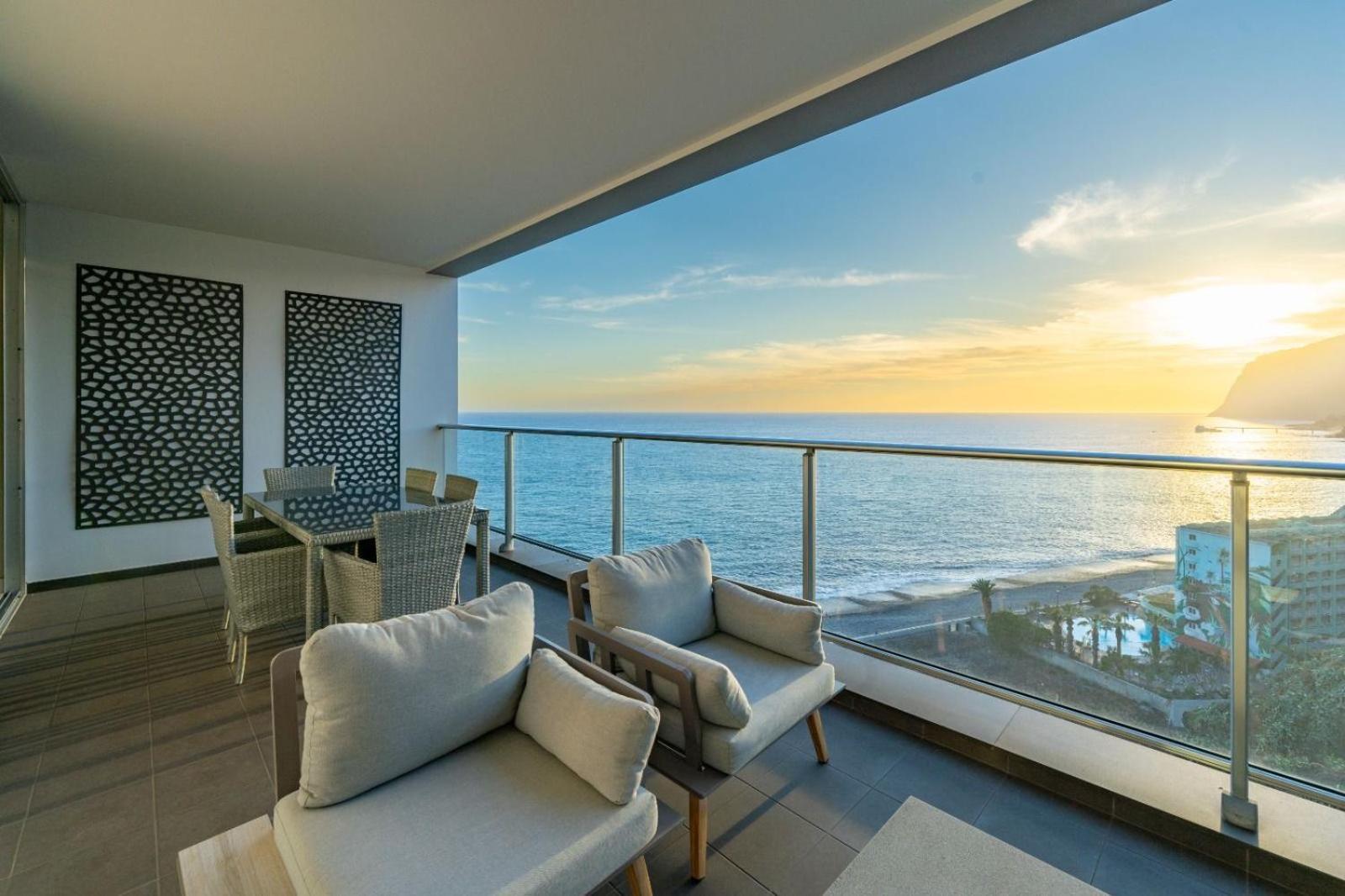 Lux First Row Madeira Palace By Hr Madeira *