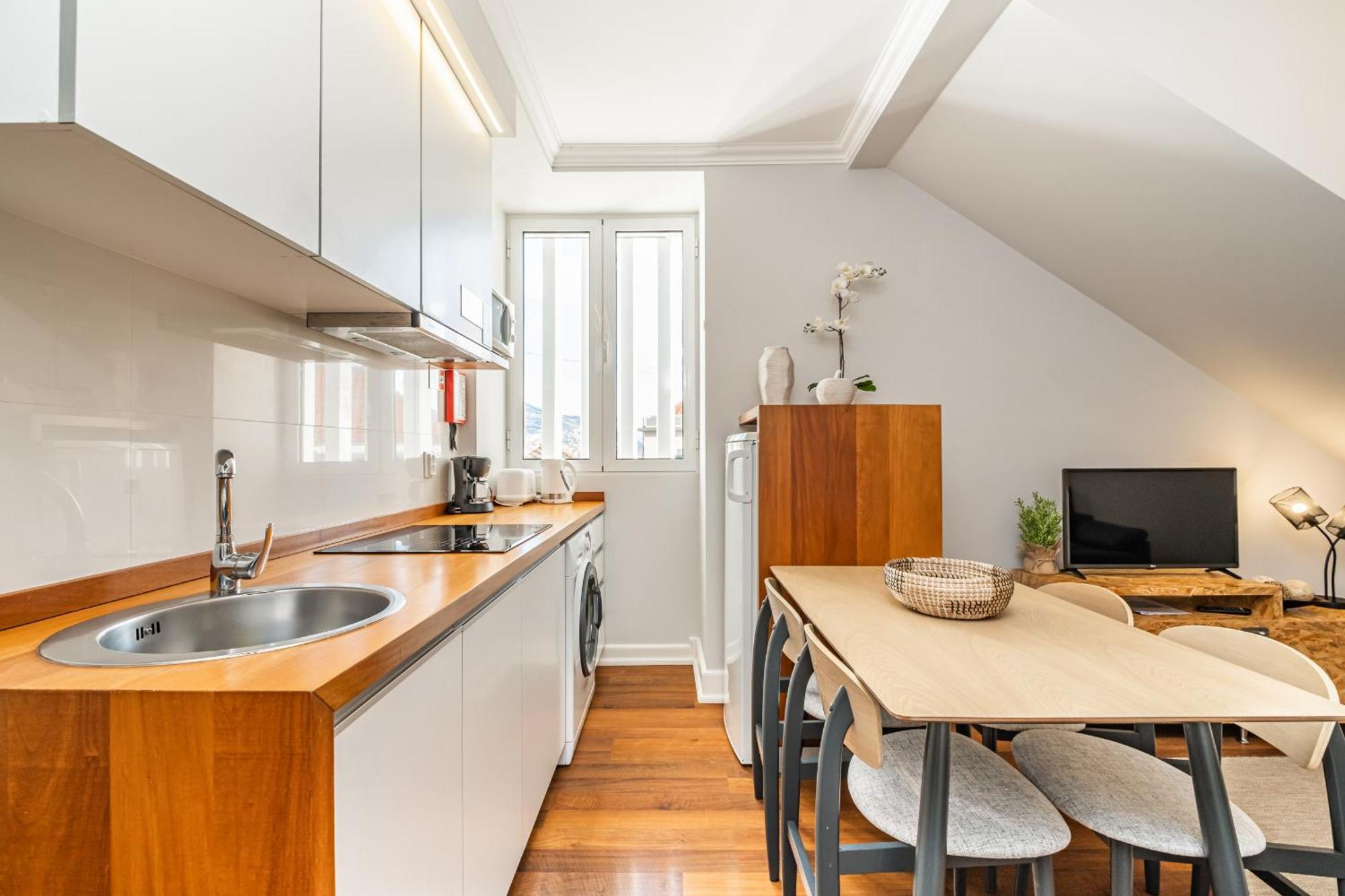 Hillside - By Wehost Apartment *