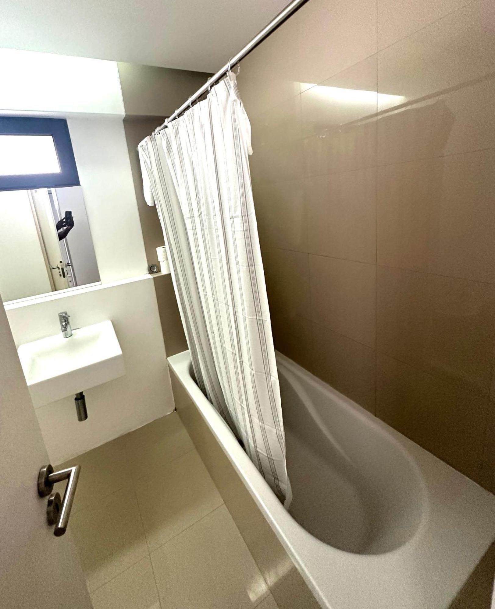 Apartamento Suspenso Madeira