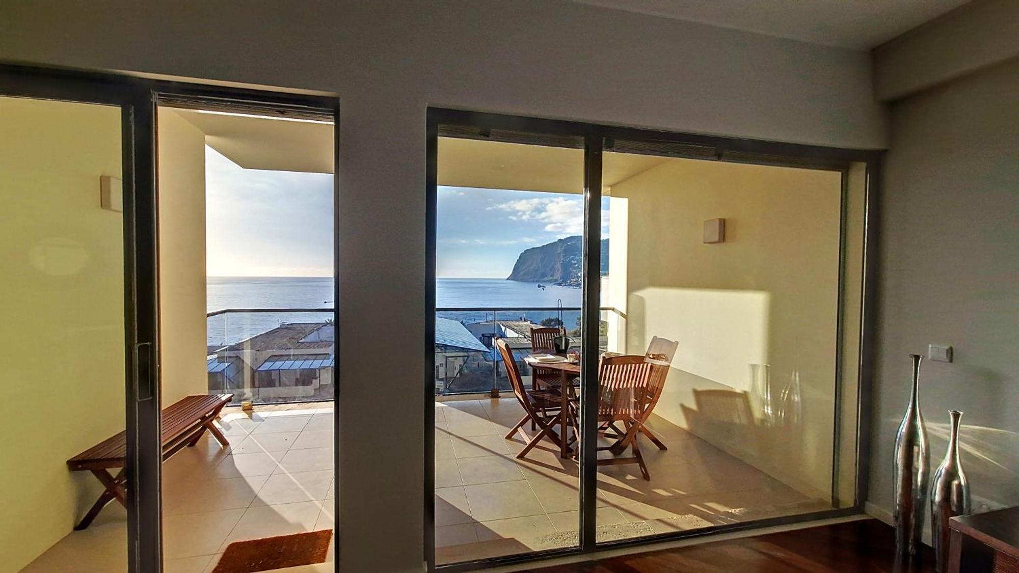 Sunset Bay By Lovelystay Apartment