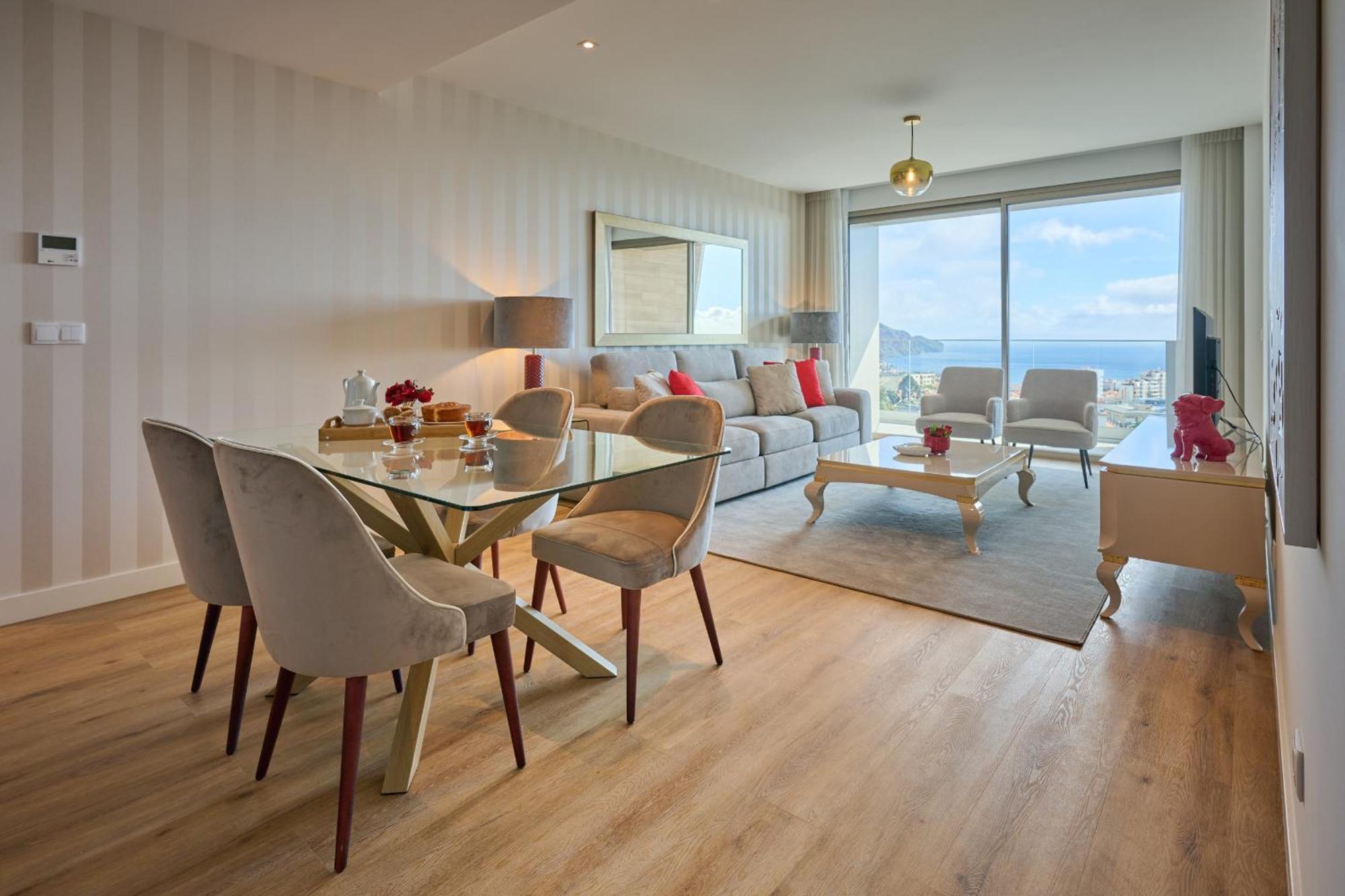 Panoramic Pearl By Madeira Sun Travel * Funchal (Madeira)