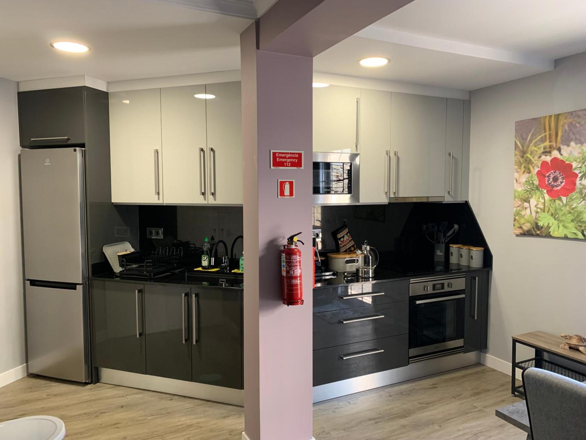 Apartment Beautiful 1-bed In Madeira *
