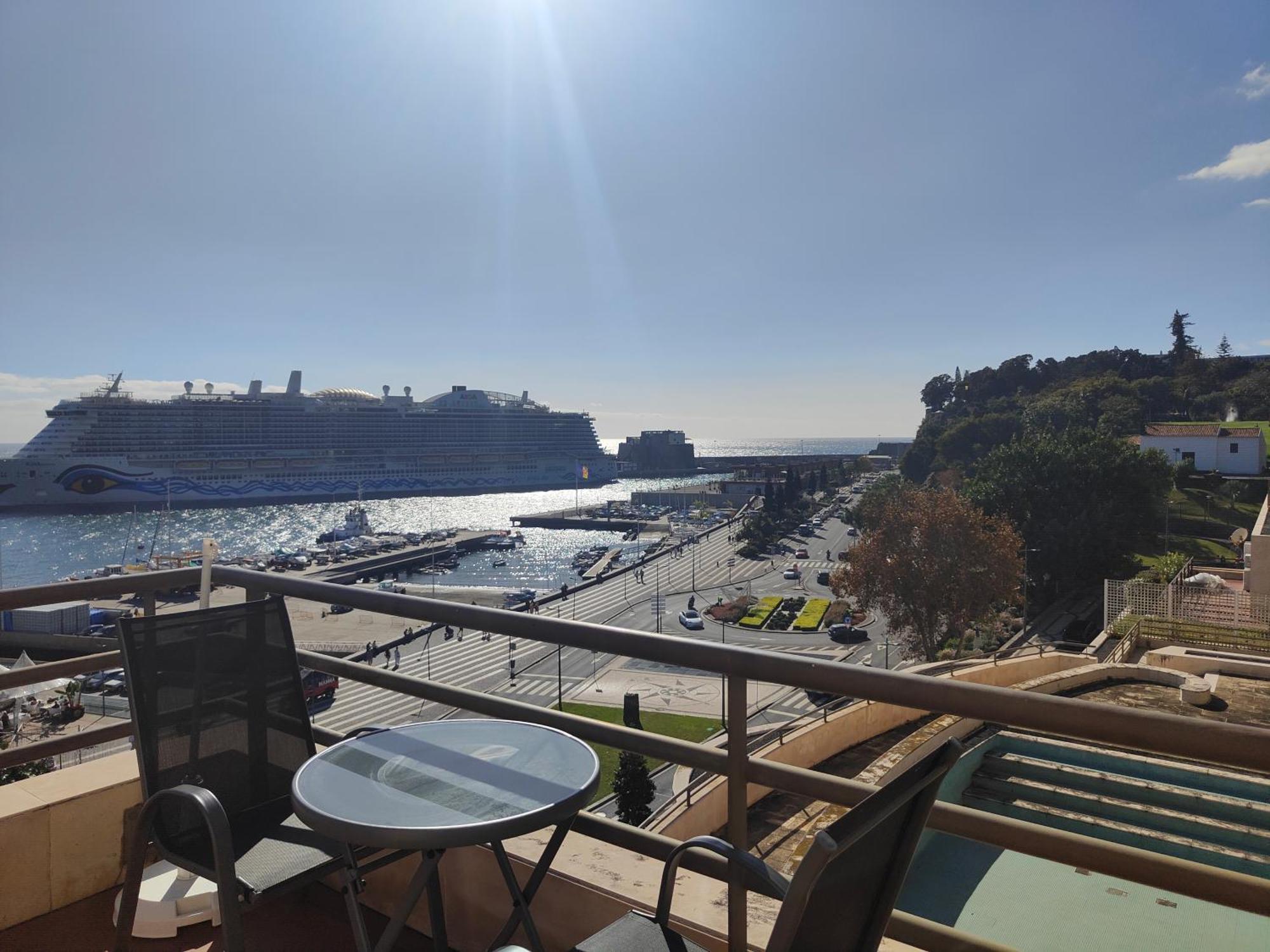 Marina Club