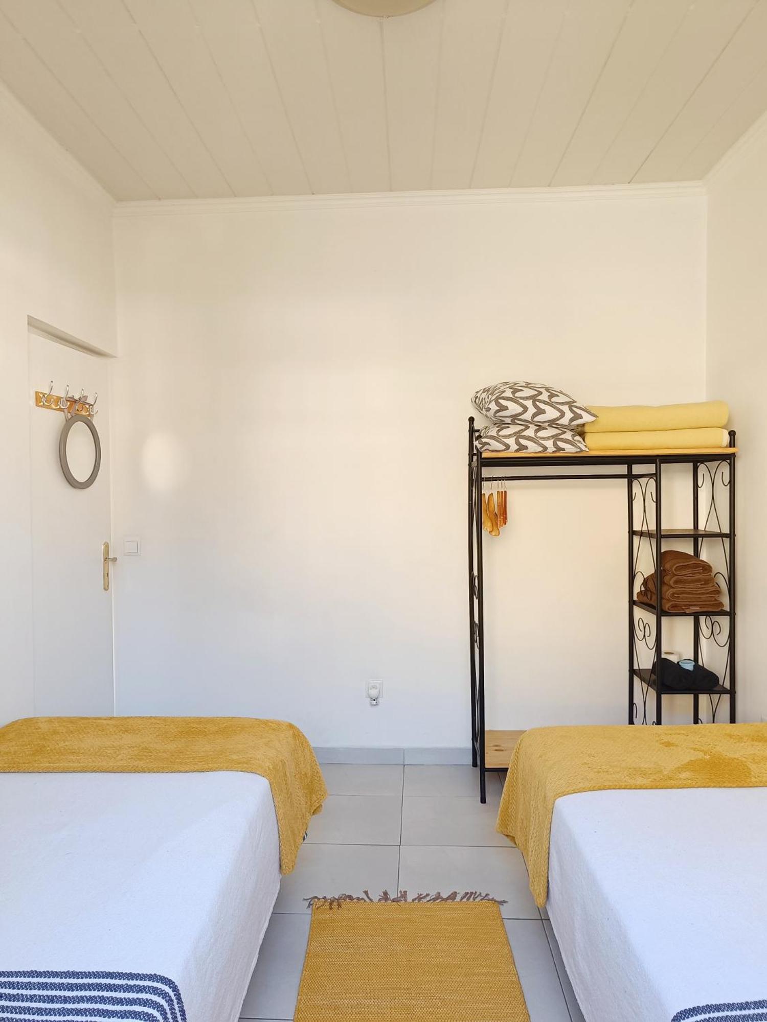 & Flower - Private Bedrooms Funchal (Madeira)