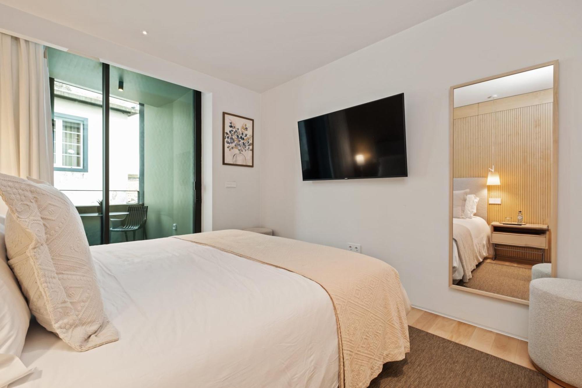 Terrace, Grill & Infinity Pool At Savoy Insular Apartment Funchal (Madeira)