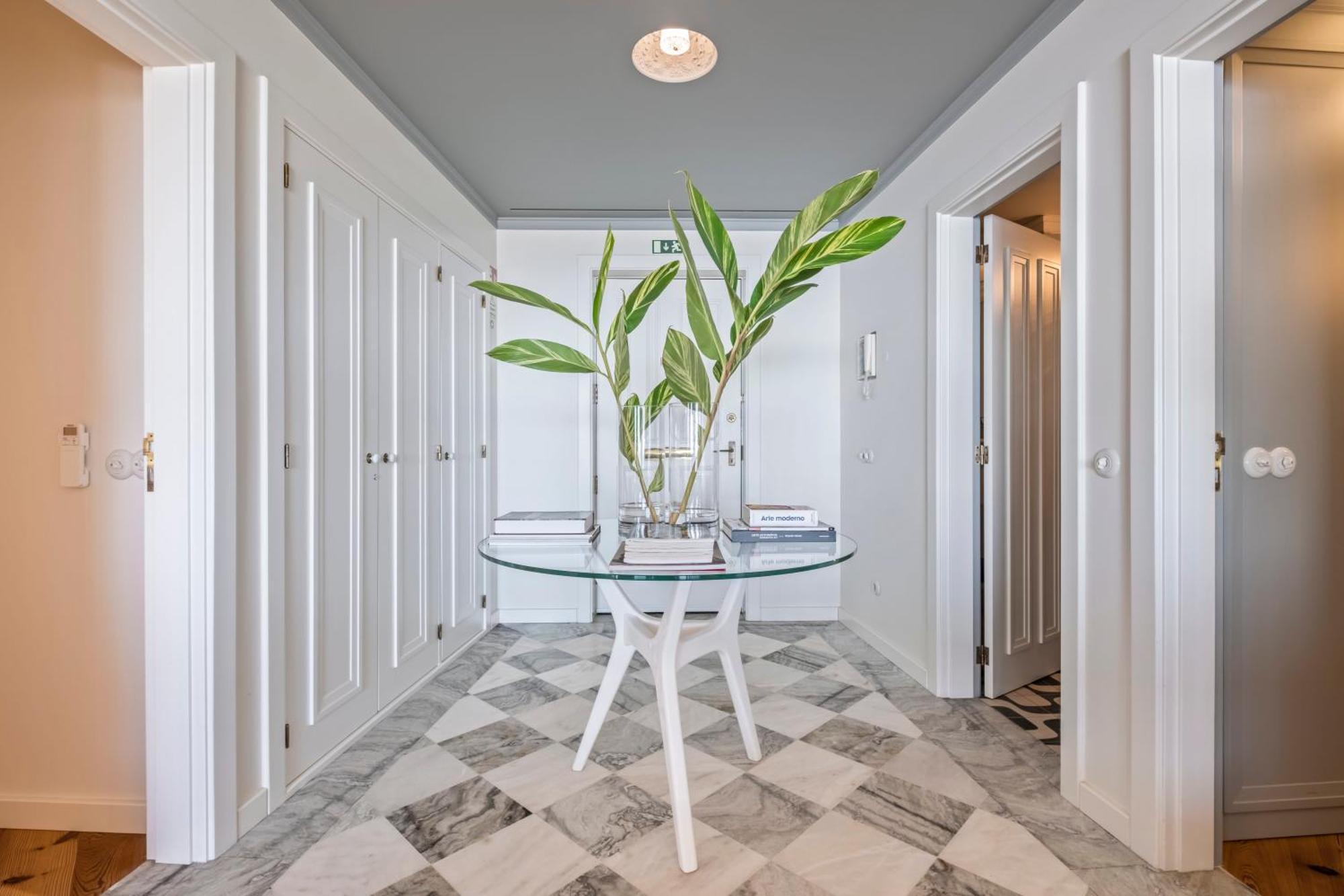Luxury Oceanfront At Reid's Gardens