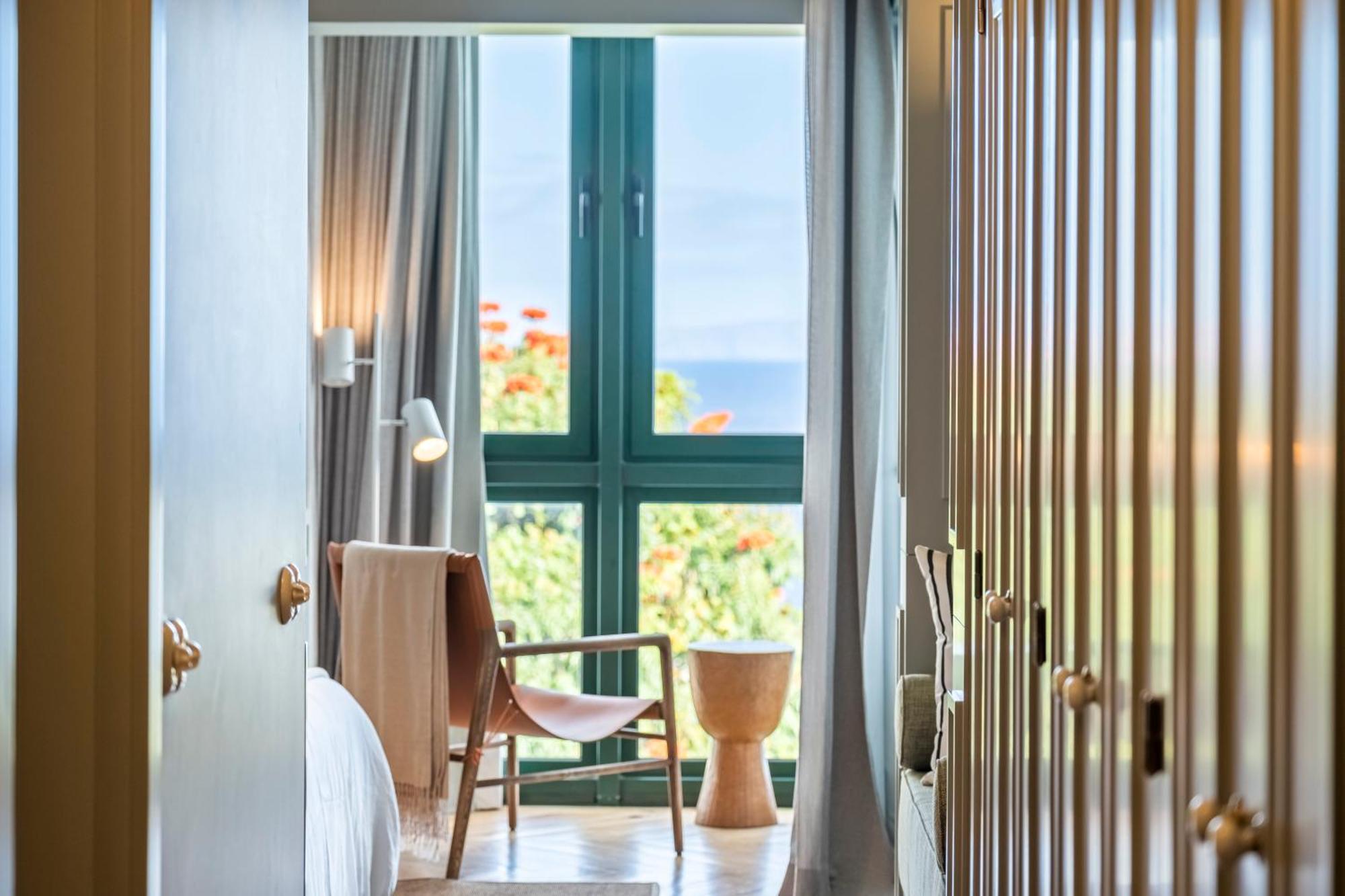 Luxury Oceanfront At Reid's Gardens * Funchal (Madeira)