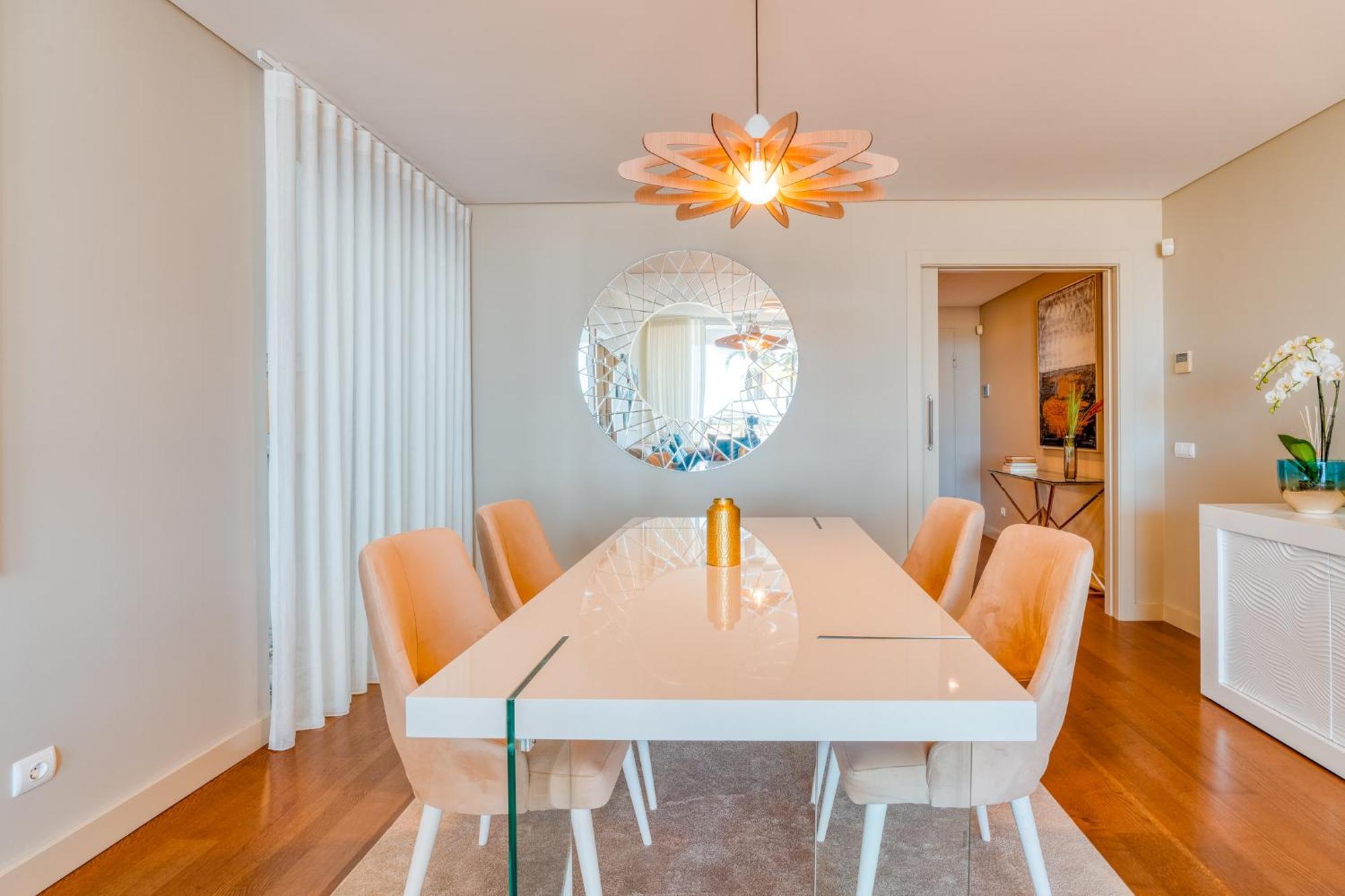 Cu - Sea View - 3 Pools - Ac - Free Park - Free Gym Apartment *