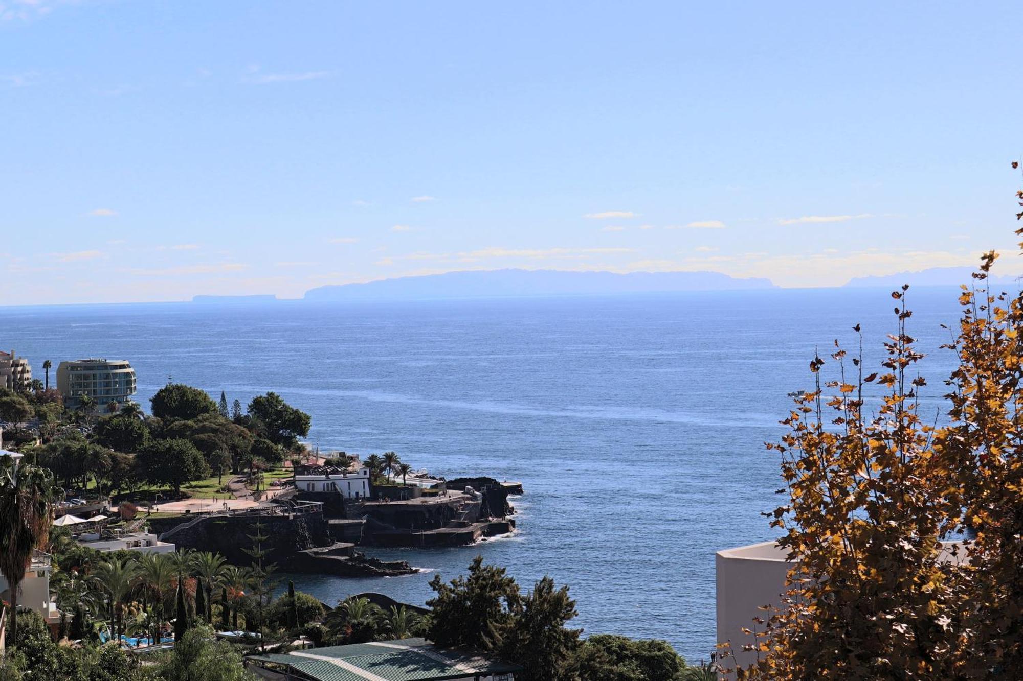 Seaside Xxi-10, By Op * Funchal (Madeira)