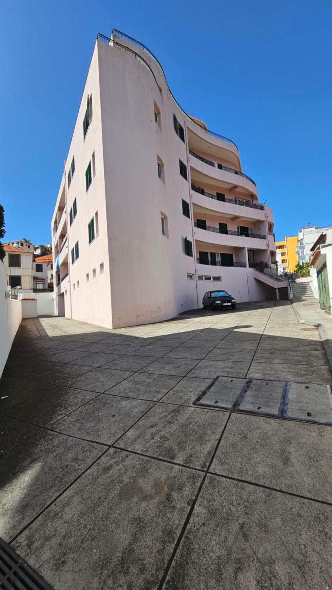 Garden And Seaview - Free Parking Apartment