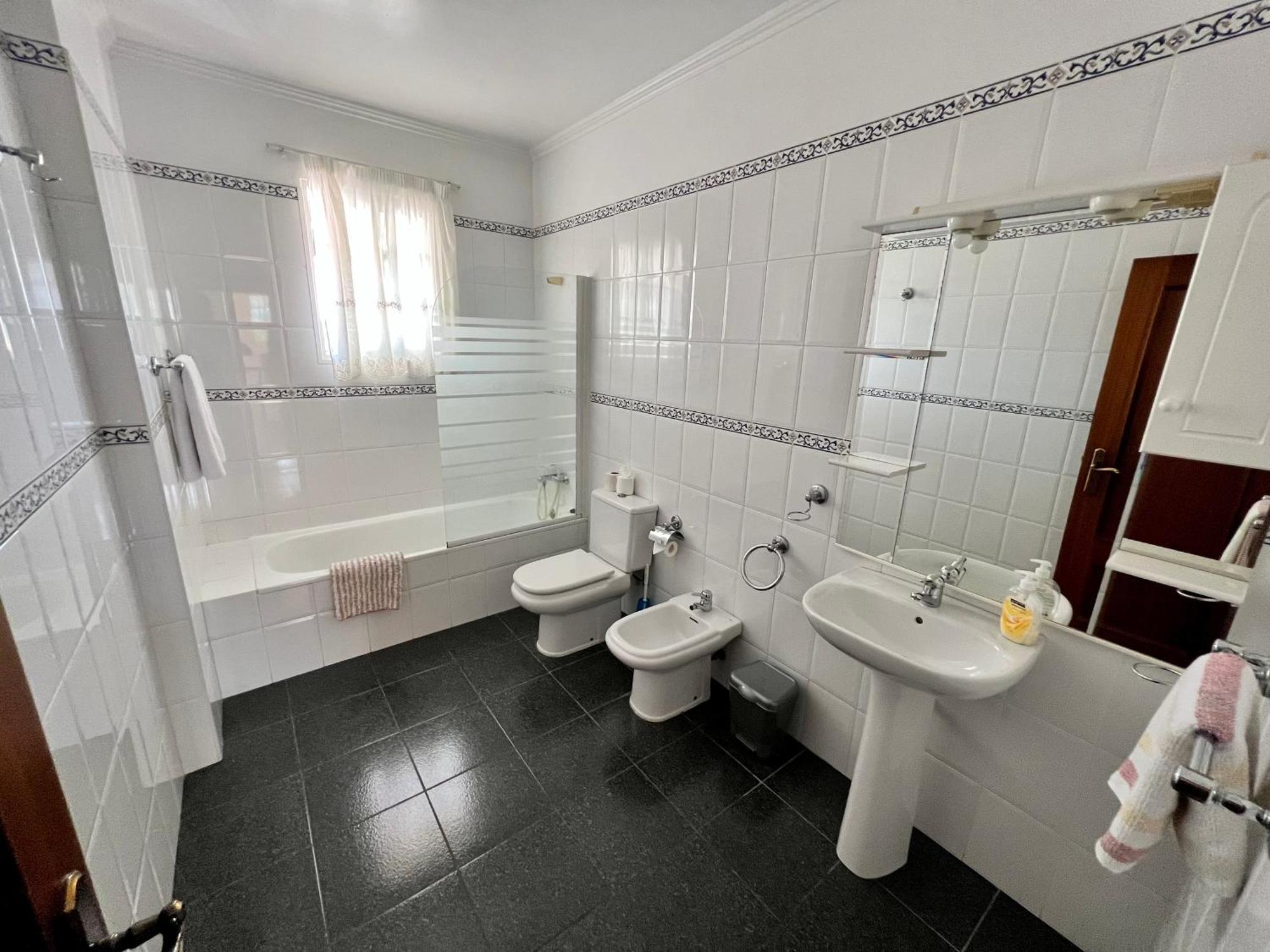 Classic Tranquil Madeiran 4-bedroom * Funchal (Madeira)