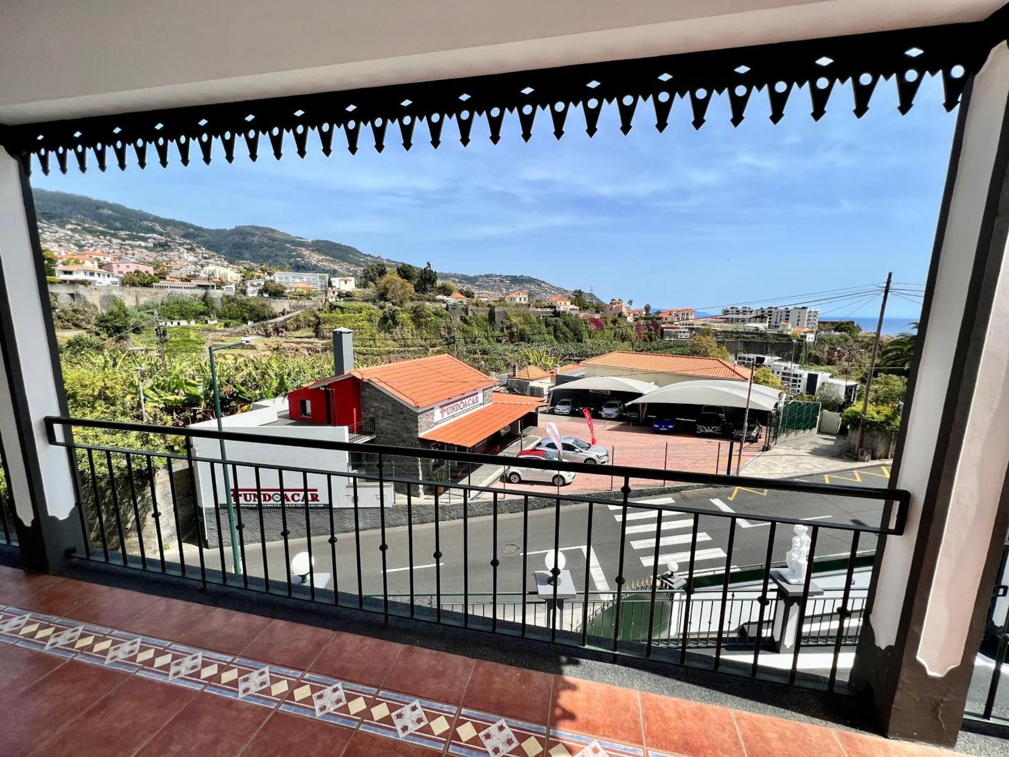 Classic Tranquil Madeiran 4-bedroom Villa Funchal (Madeira)