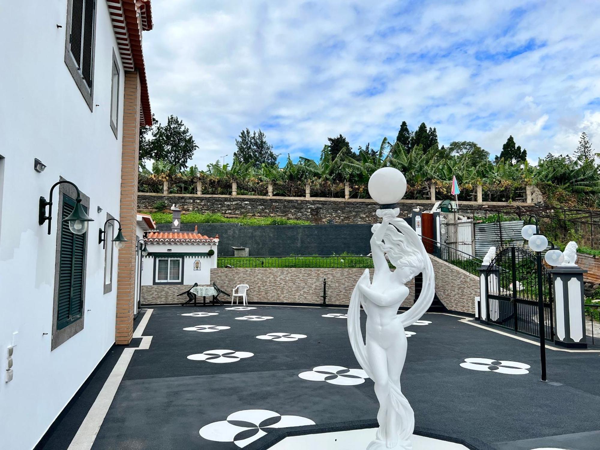 Classic Tranquil Madeiran 4-bedroom Villa *