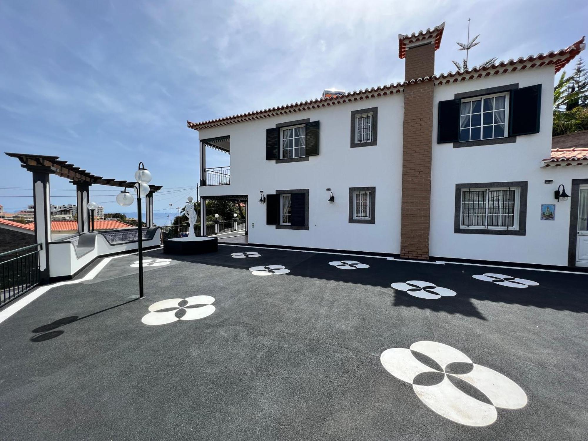 Classic Tranquil Madeiran 4-bedroom