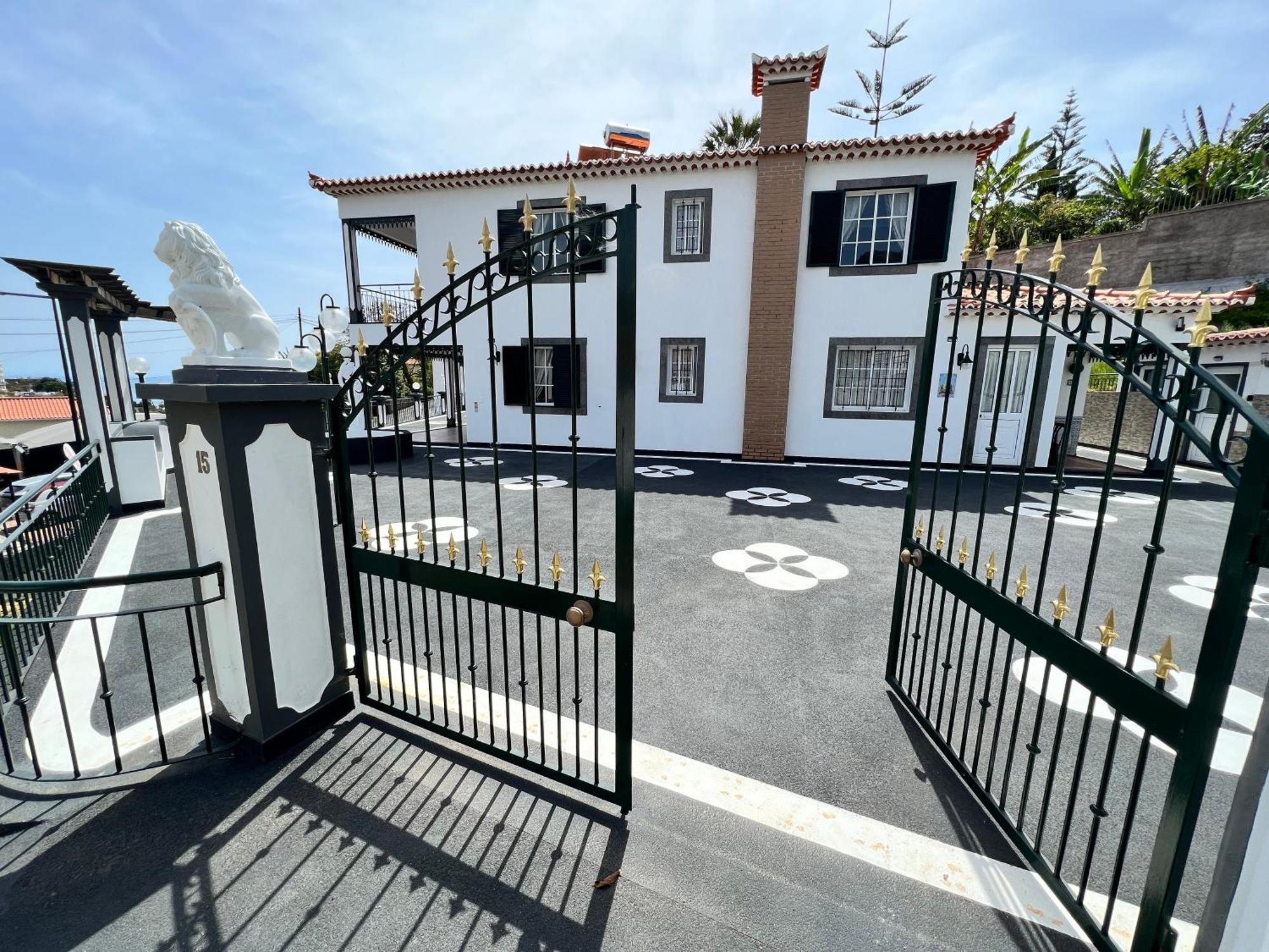 Classic Tranquil Madeiran 4-bedroom Villa