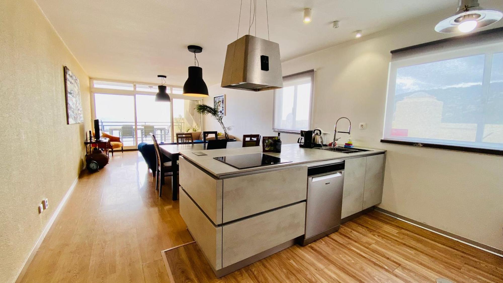 Sea Breeze Beach Penthouse - Praia Formosa