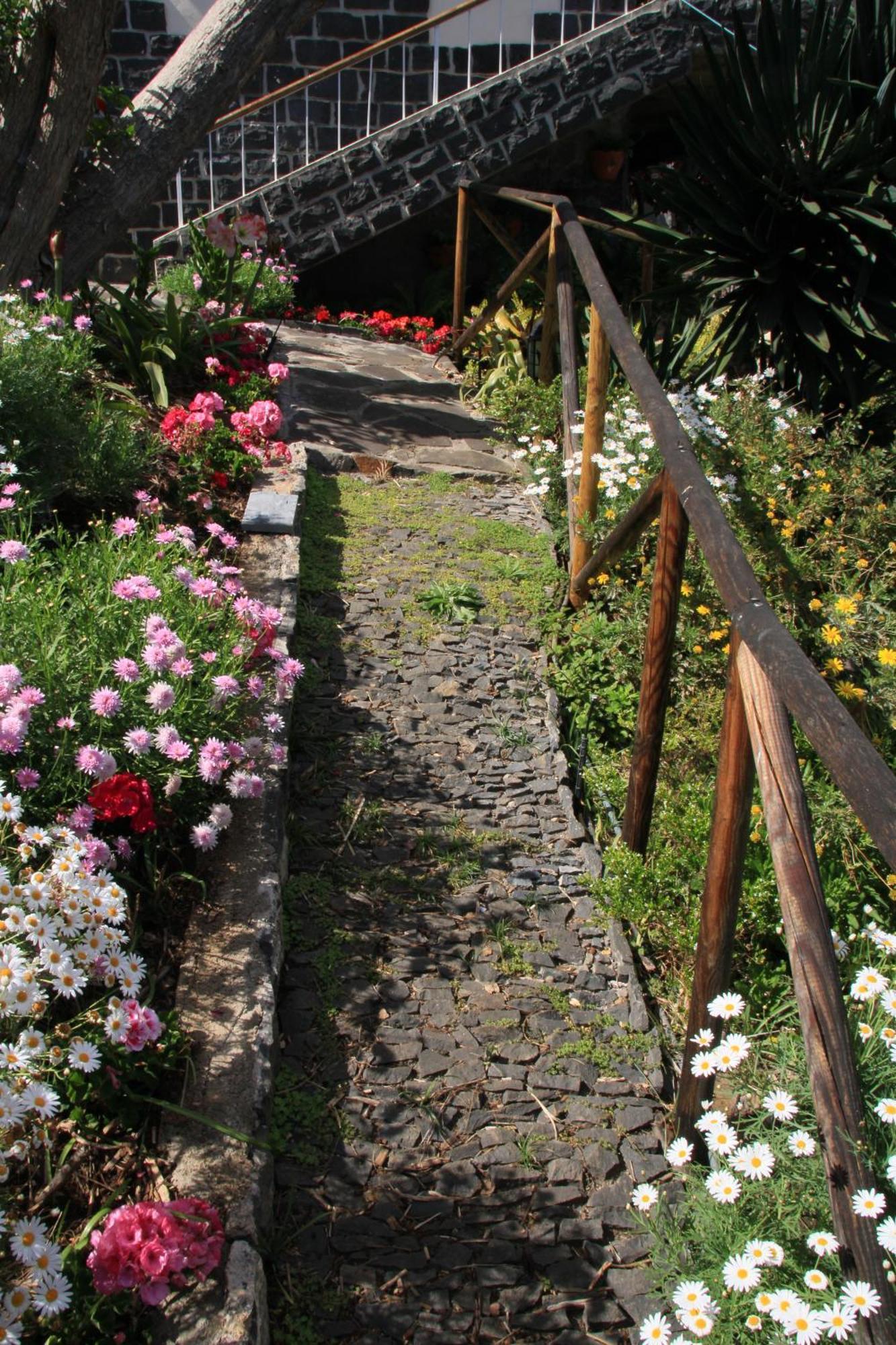 Calaca Villa *