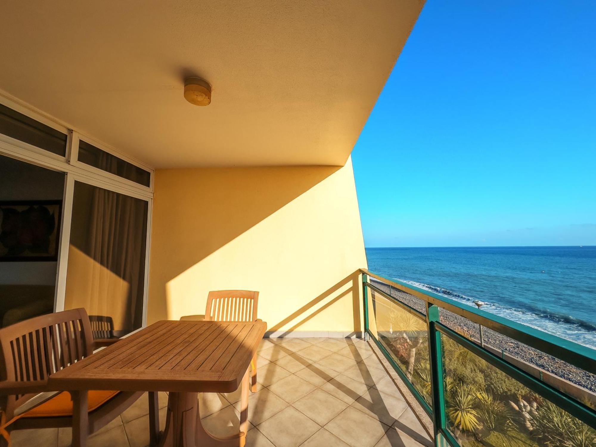 Tranquil Beachside - Atlantic Gardens Apartment