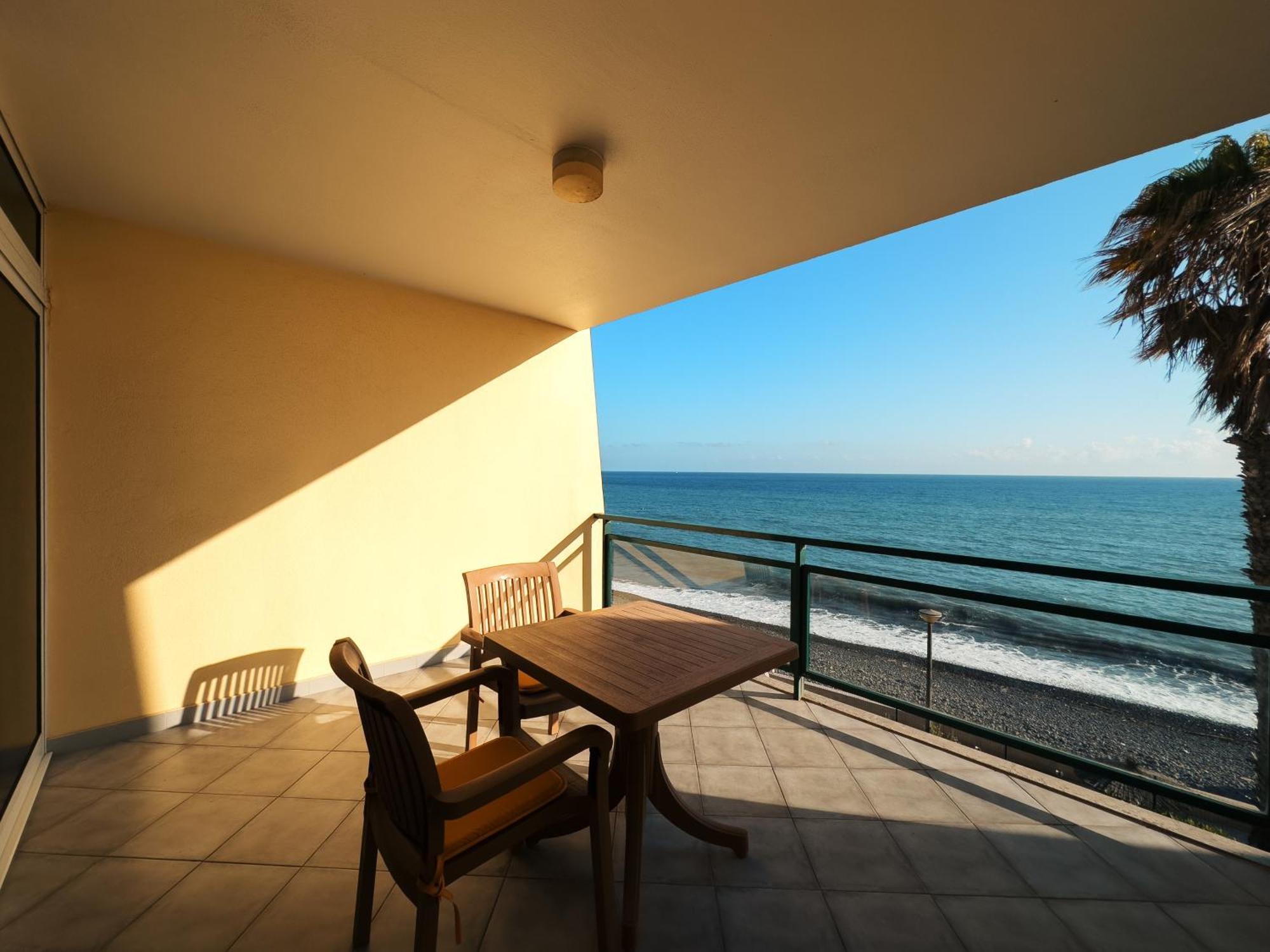 Apartment Tranquil Beachside - Atlantic Gardens *