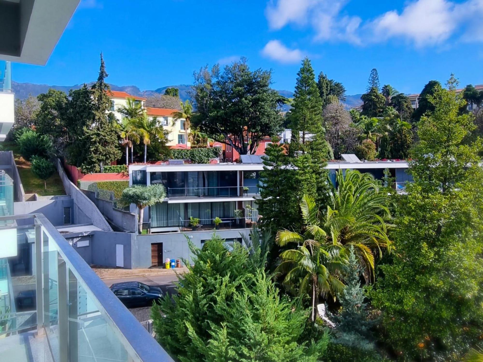 Apartment Panoramic Sunrise And Sunset Views, 5 Min From Funchal, Perfect Getaway For Travelers Funchal (Madeira)
