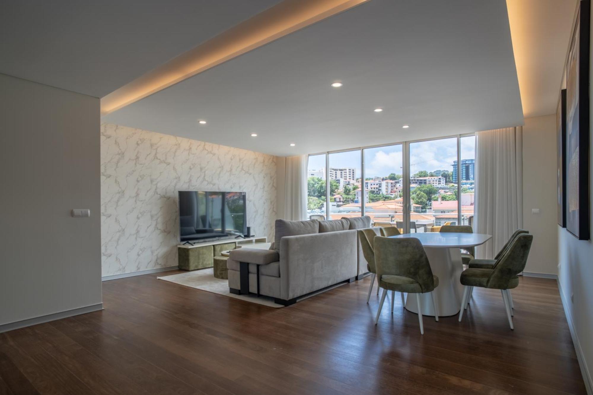 Freemont Apartment