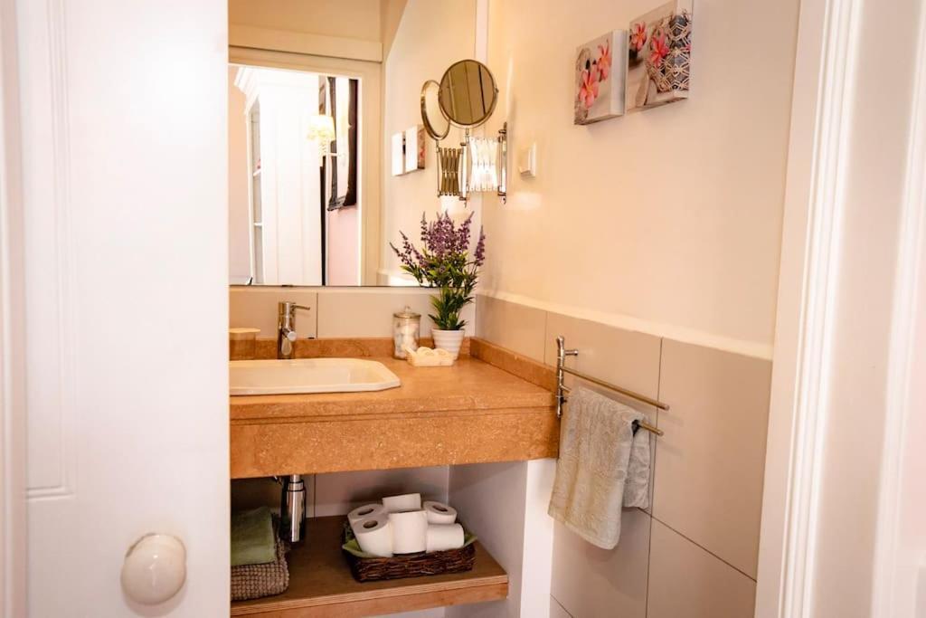 Private Pool Apt. With Great View Apartment *