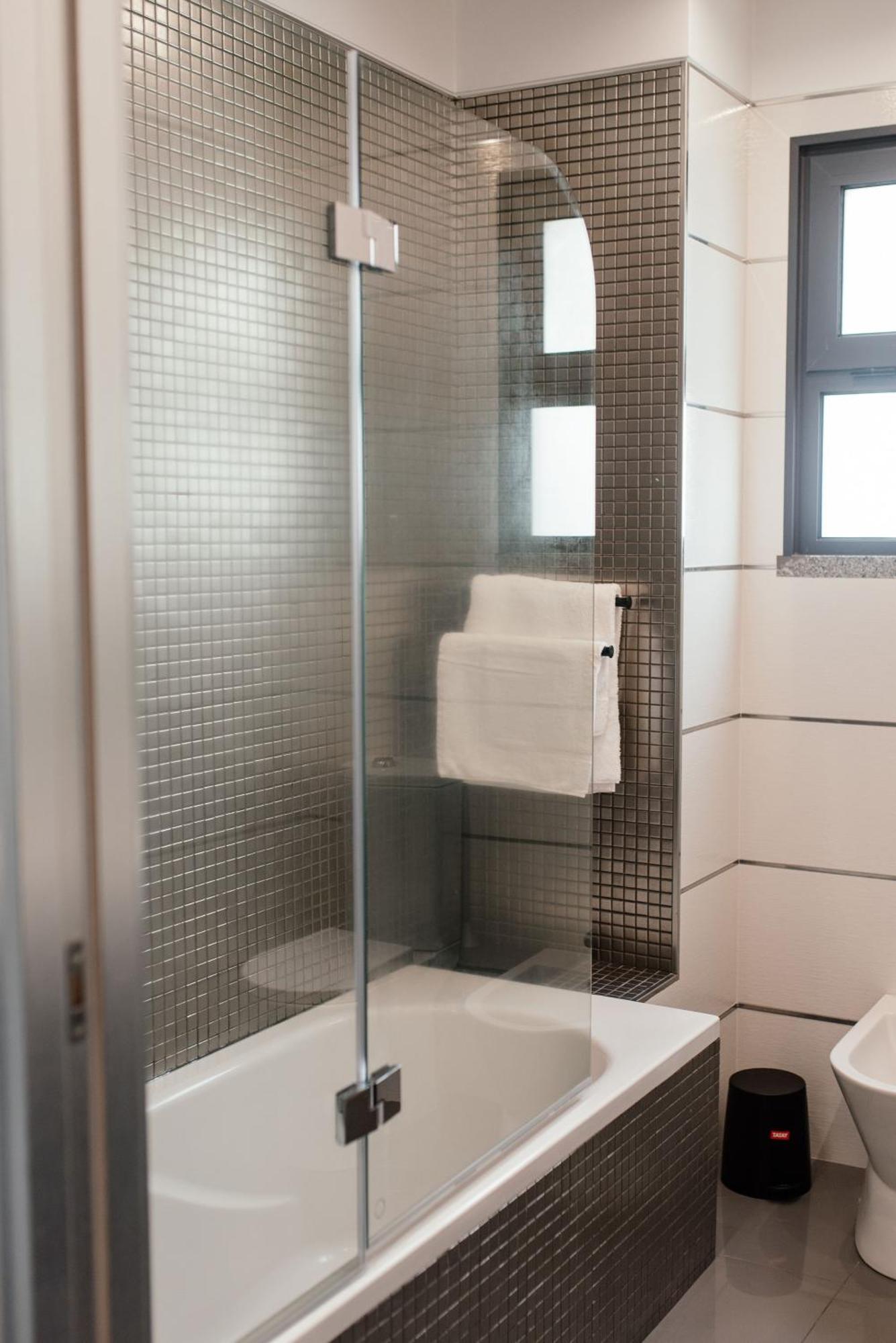 Luxurious Lido-sun Island X1v Apt.free Parking Apartment Funchal (Madeira)