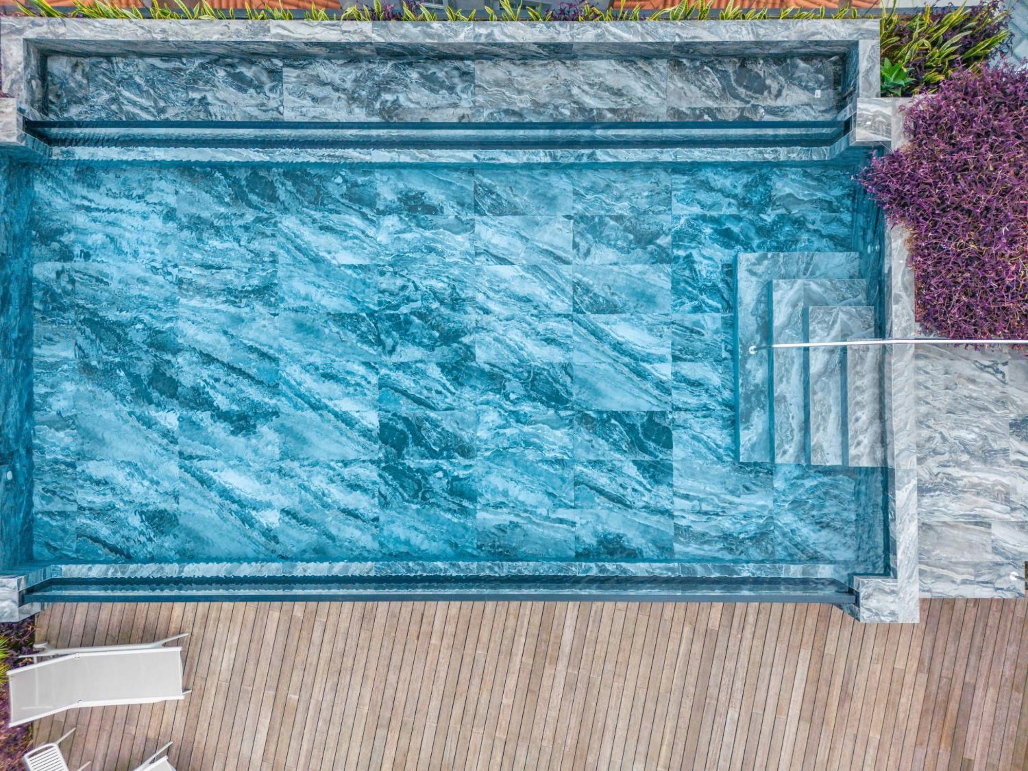 Apartment Terrace, Grill & Infinity Pool At Savoy Insular Funchal (Madeira)