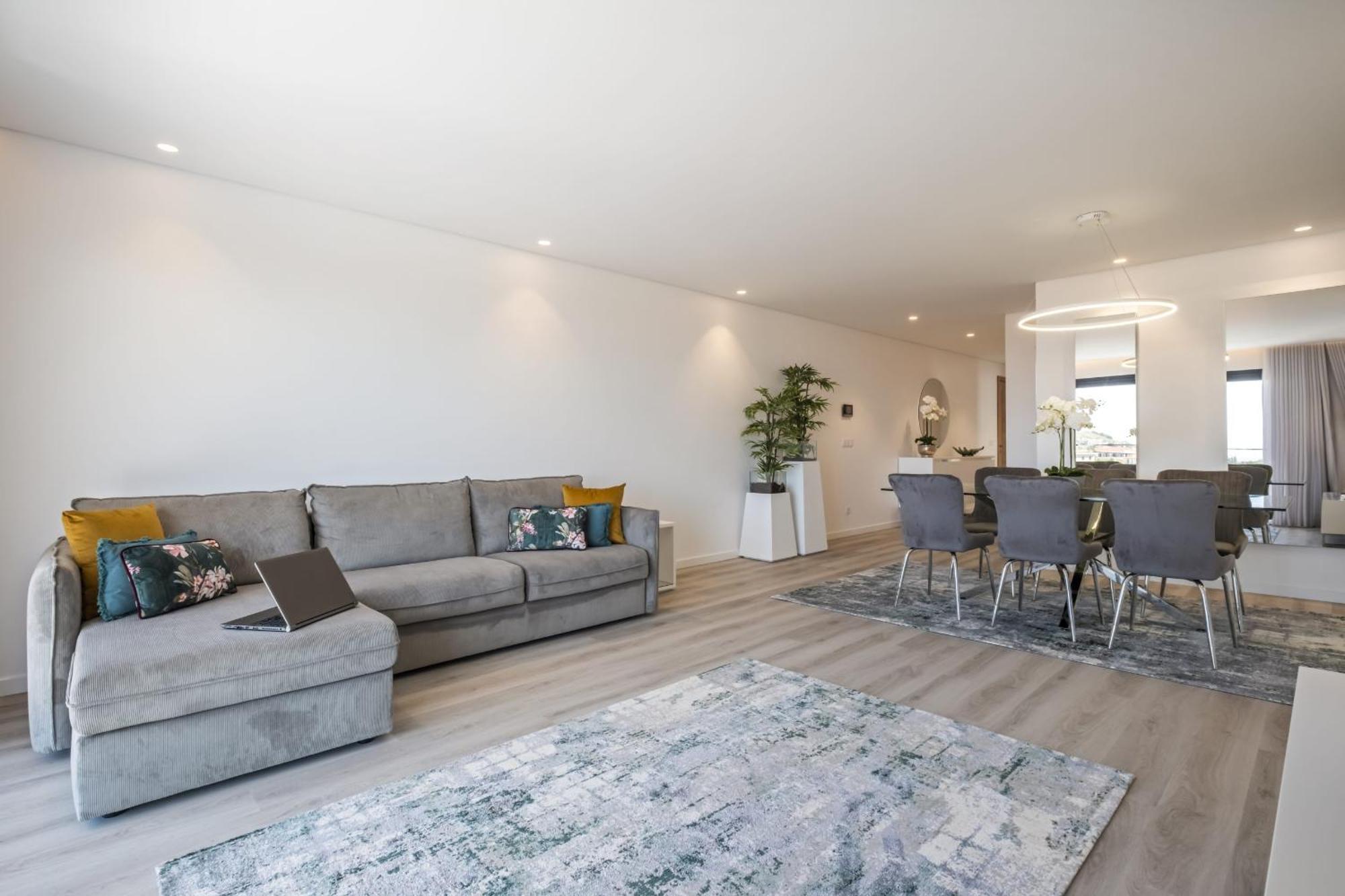 Contemporary C By Madeira Sun Travel Apartment *