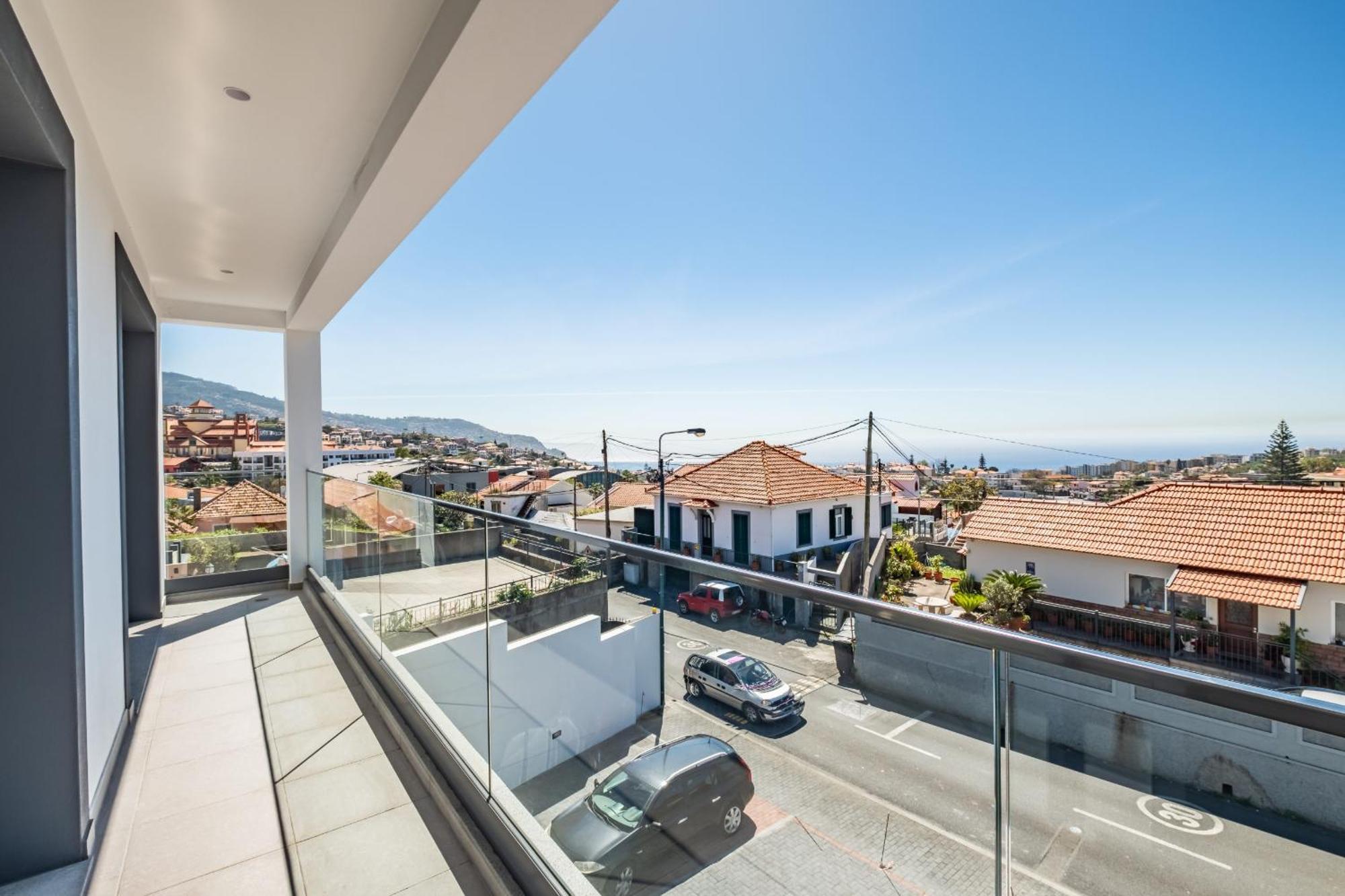 Contemporary C By Madeira Sun Travel Apartment