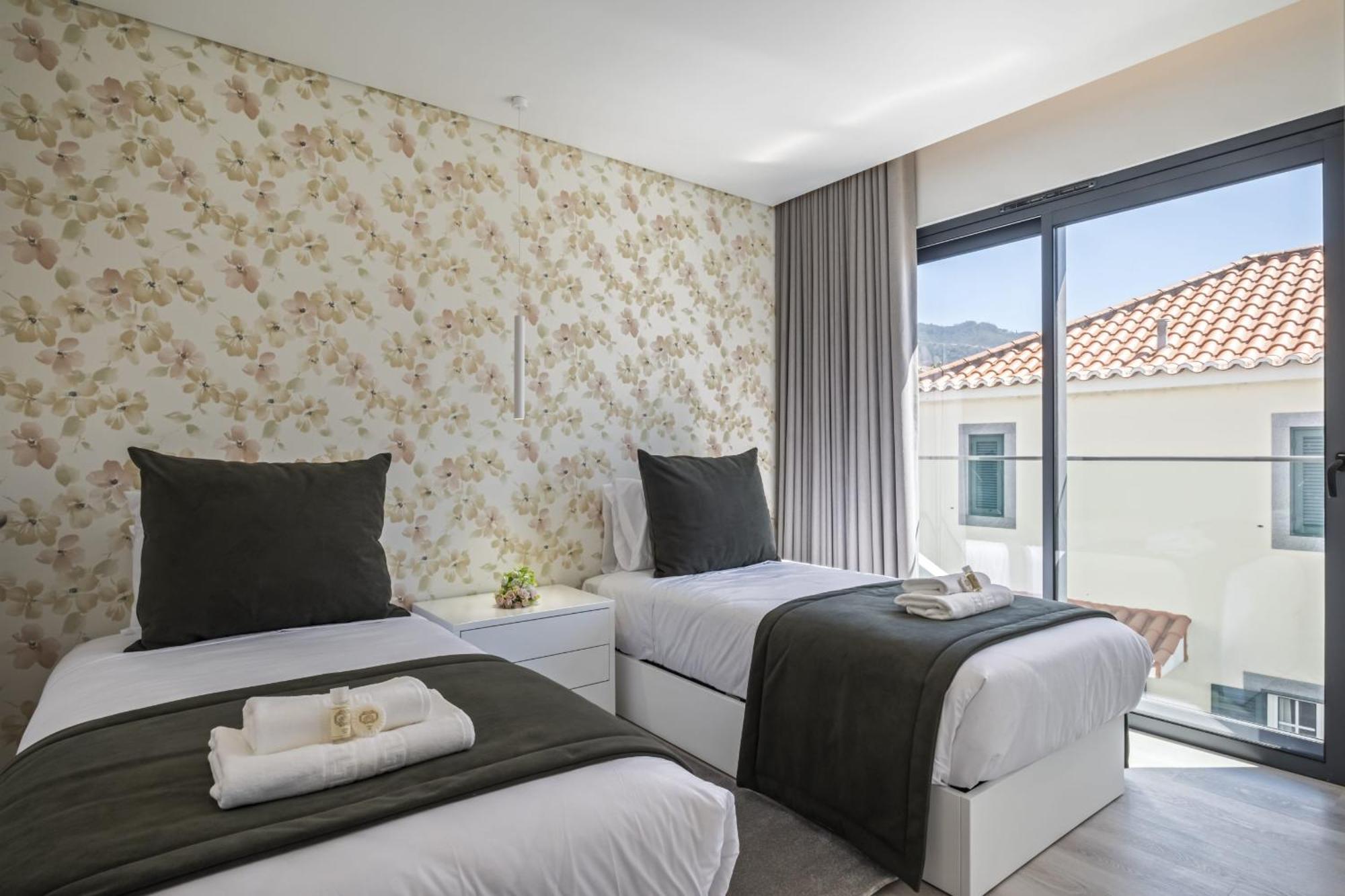 Apartment Contemporary C By Madeira Sun Travel
