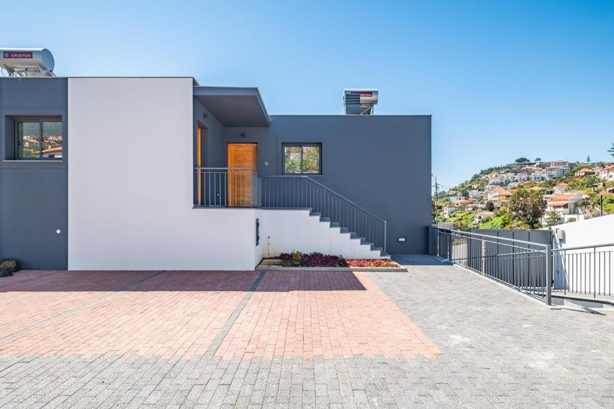 Contemporary C By Madeira Sun Travel * Funchal (Madeira)