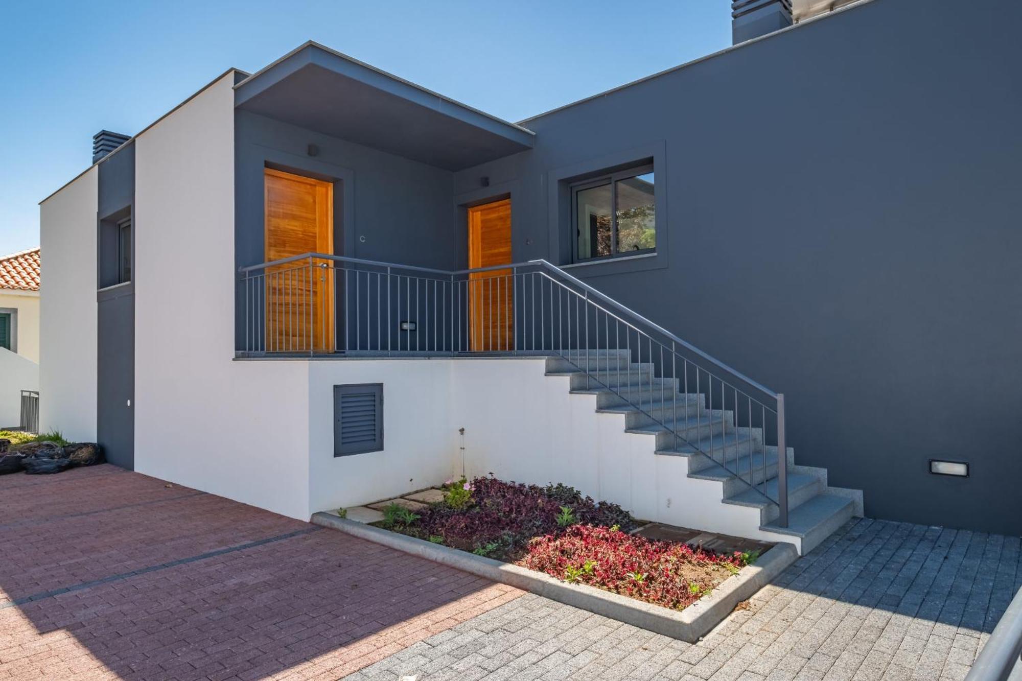 Contemporary B By Madeira Sun Travel Apartment
