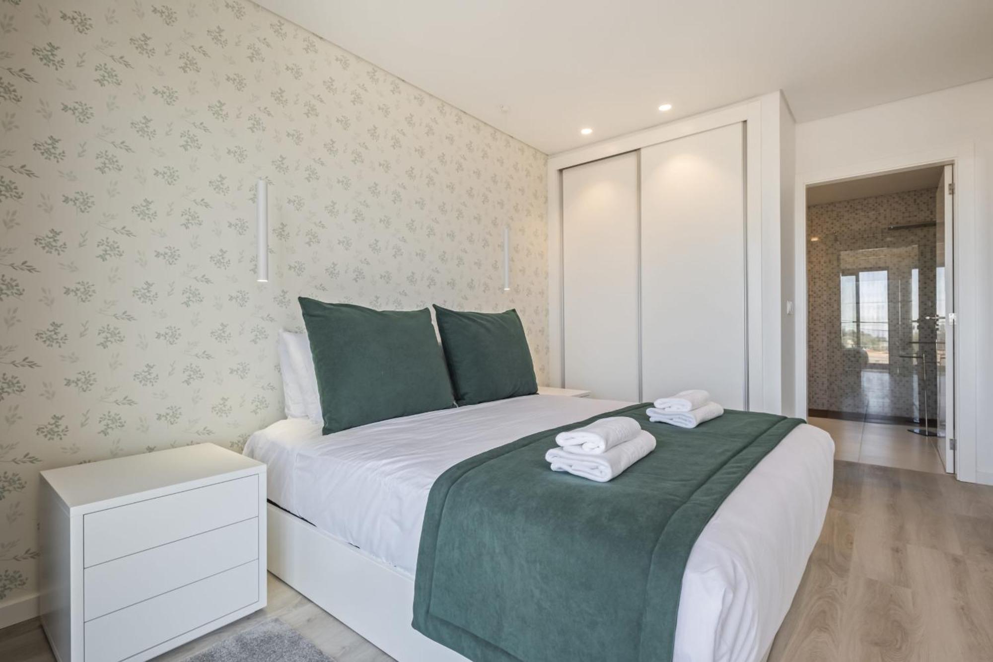 Contemporary B By Madeira Sun Travel Funchal (Madeira)