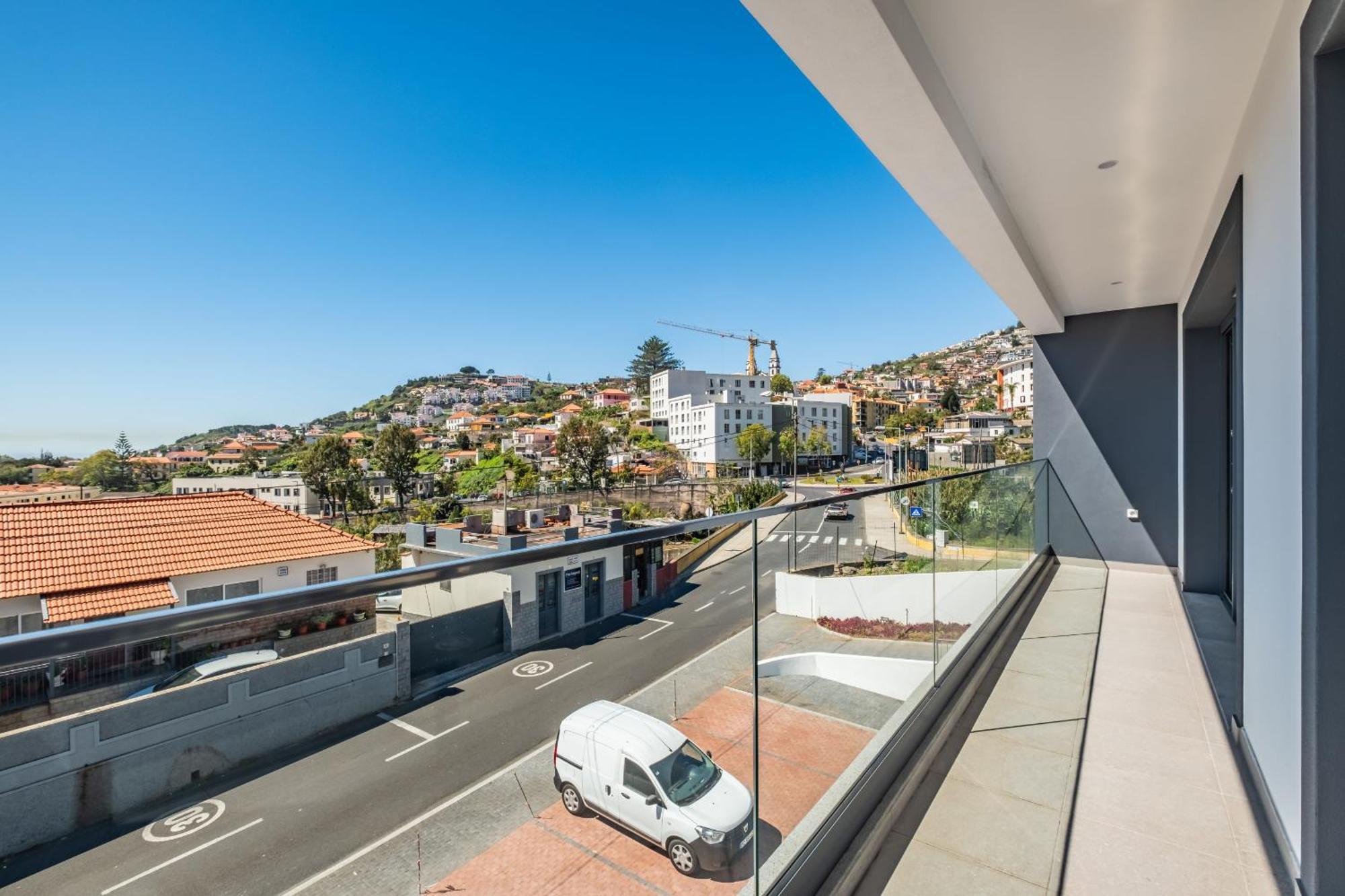 Contemporary C By Madeira Sun Travel Apartment