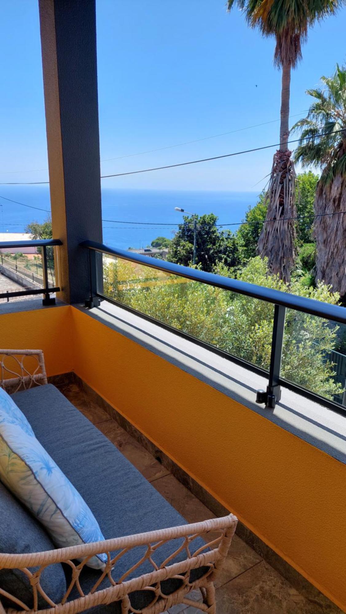 Strelitzia Villa *